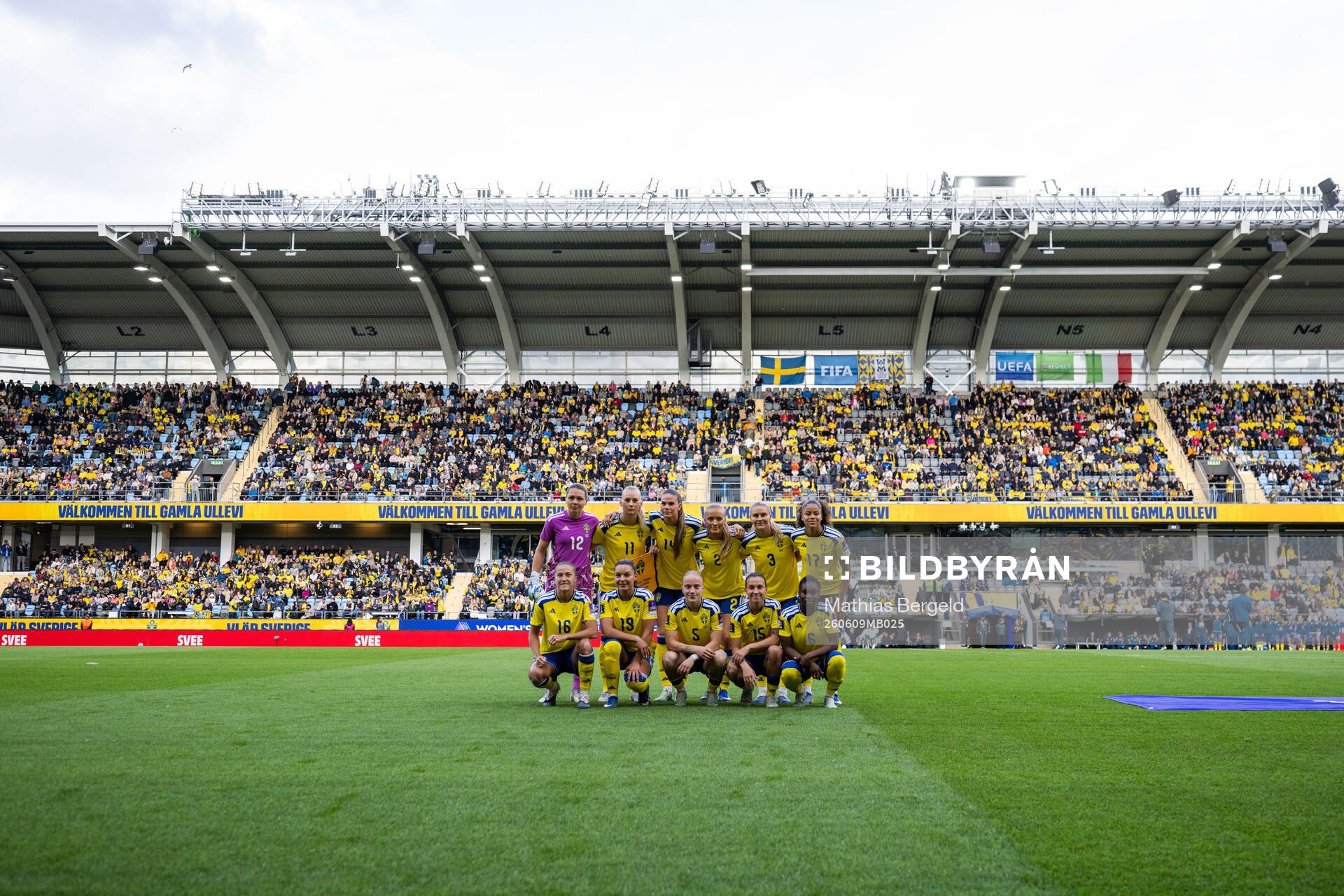 goalkeeper Jennifer Falk, Stina Blackstenius, Bella