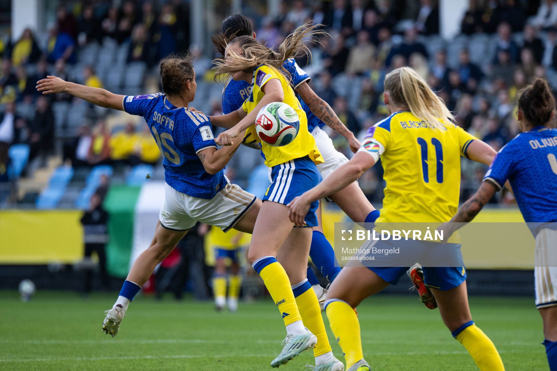 Benedetta Glionna of Italy and Bella Andersson of Sweden