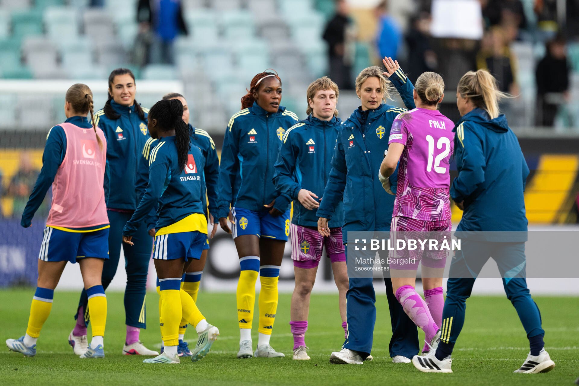 Evelyn Ijeh, goalkeeper Moa Edrud, Nathalie Björn and