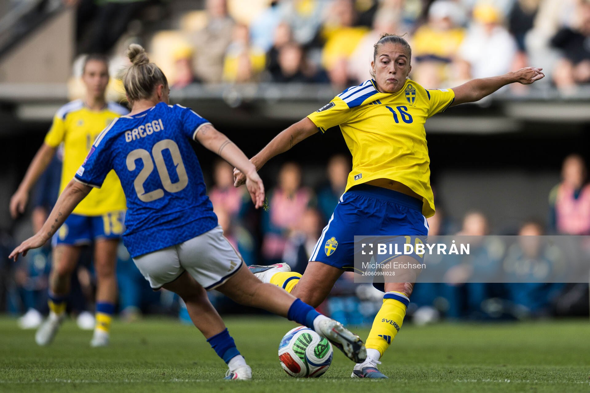 Giada Greggi of Italy and Filippa Angeldahl of Sweden