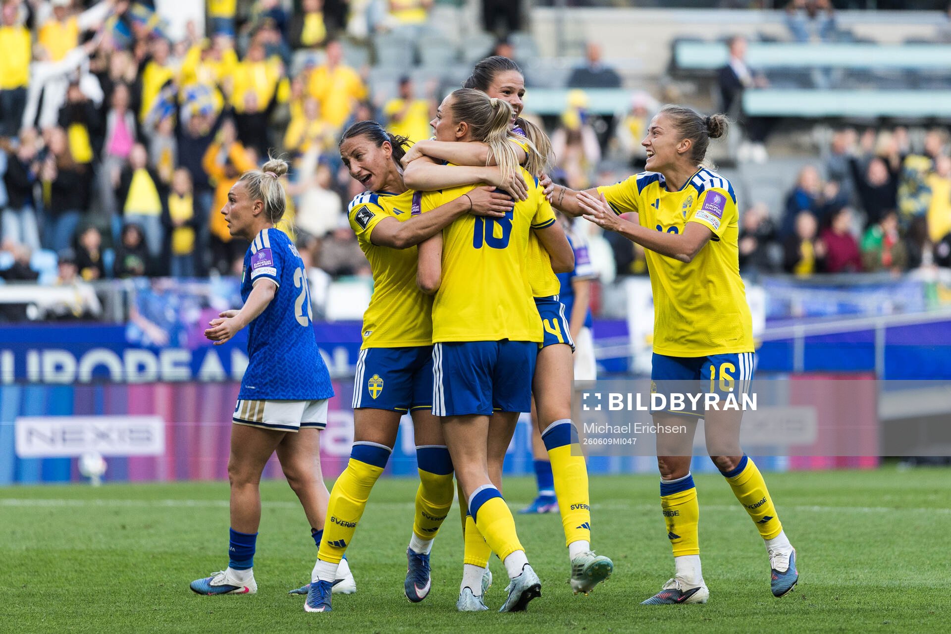 Fridolina Rolfö of Sweden celebrates with Rosa Kafaji,