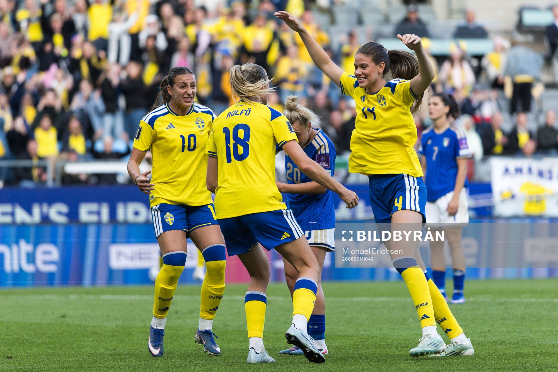 Fridolina Rolfö of Sweden celebrates with Rosa Kafaji and