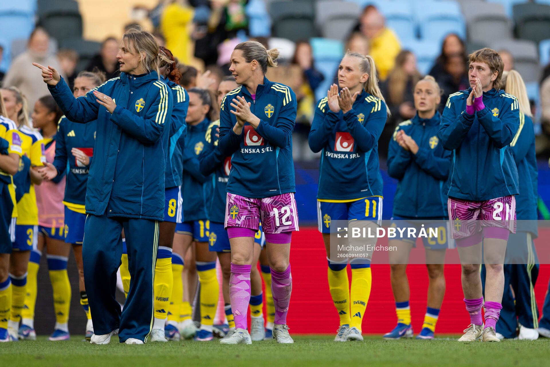 Nathalie Björn, goalkeeper Jennifer Falk, Stina