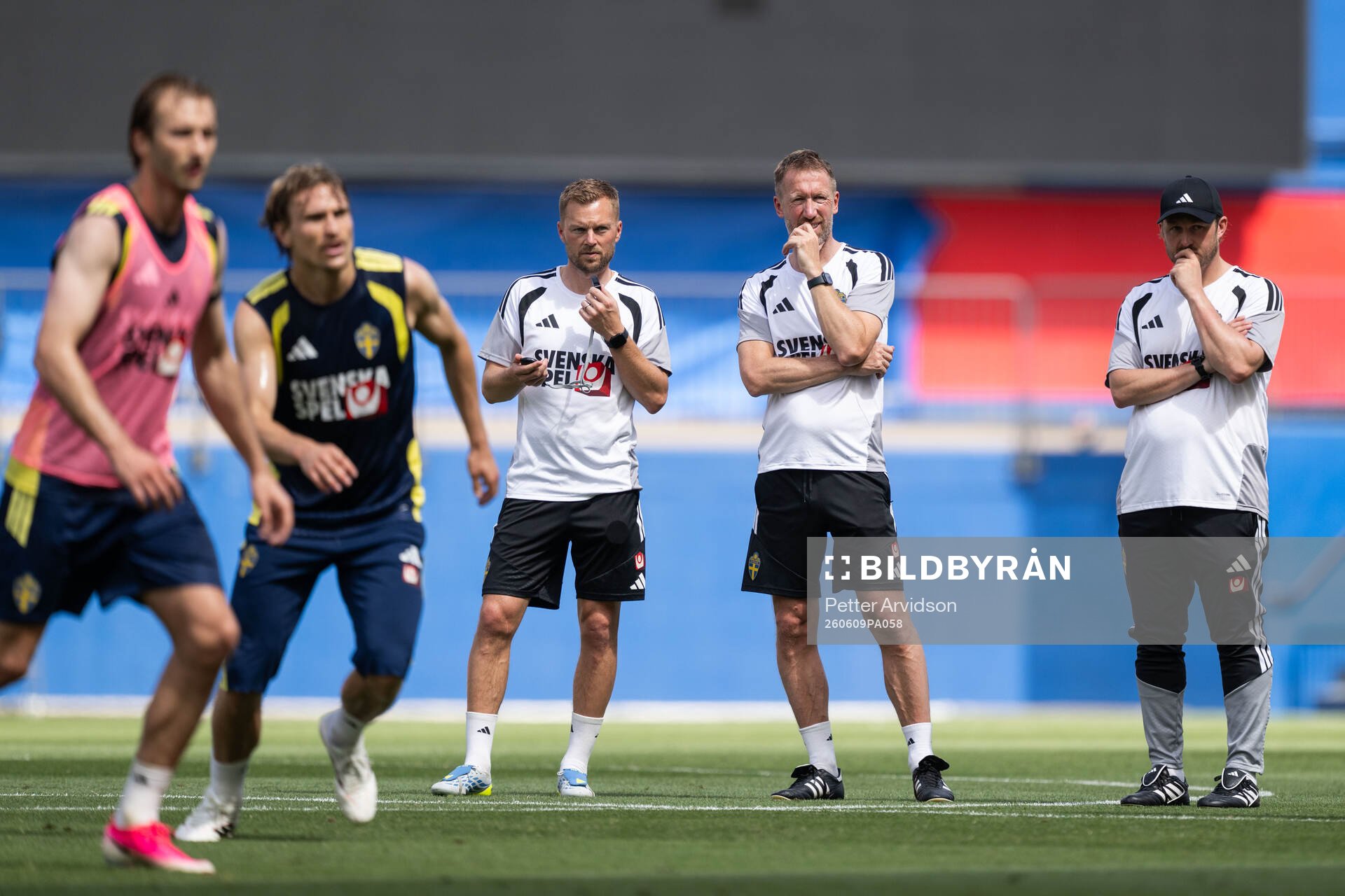 Assistant coach Sebastian Larsson, head coach Graham Potter