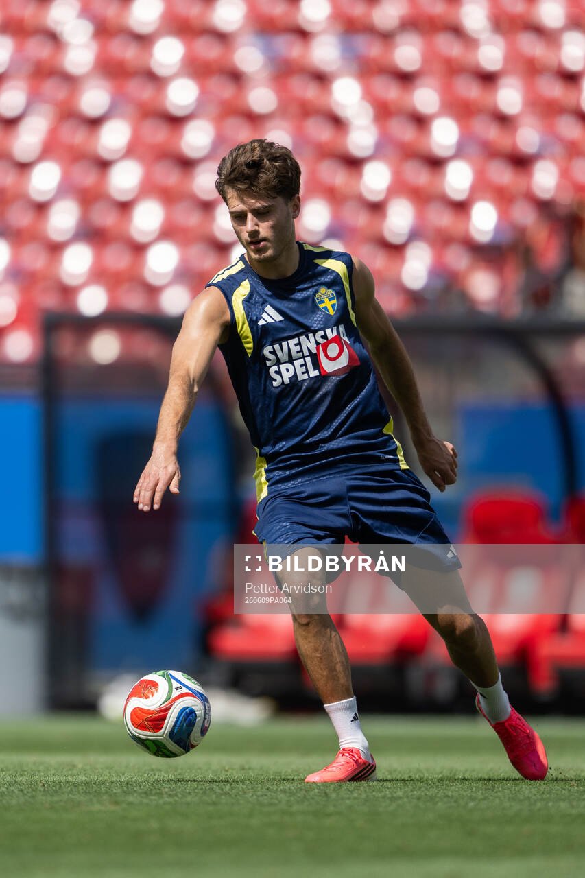 Besfort Zeneli of the Swedish national football team at a