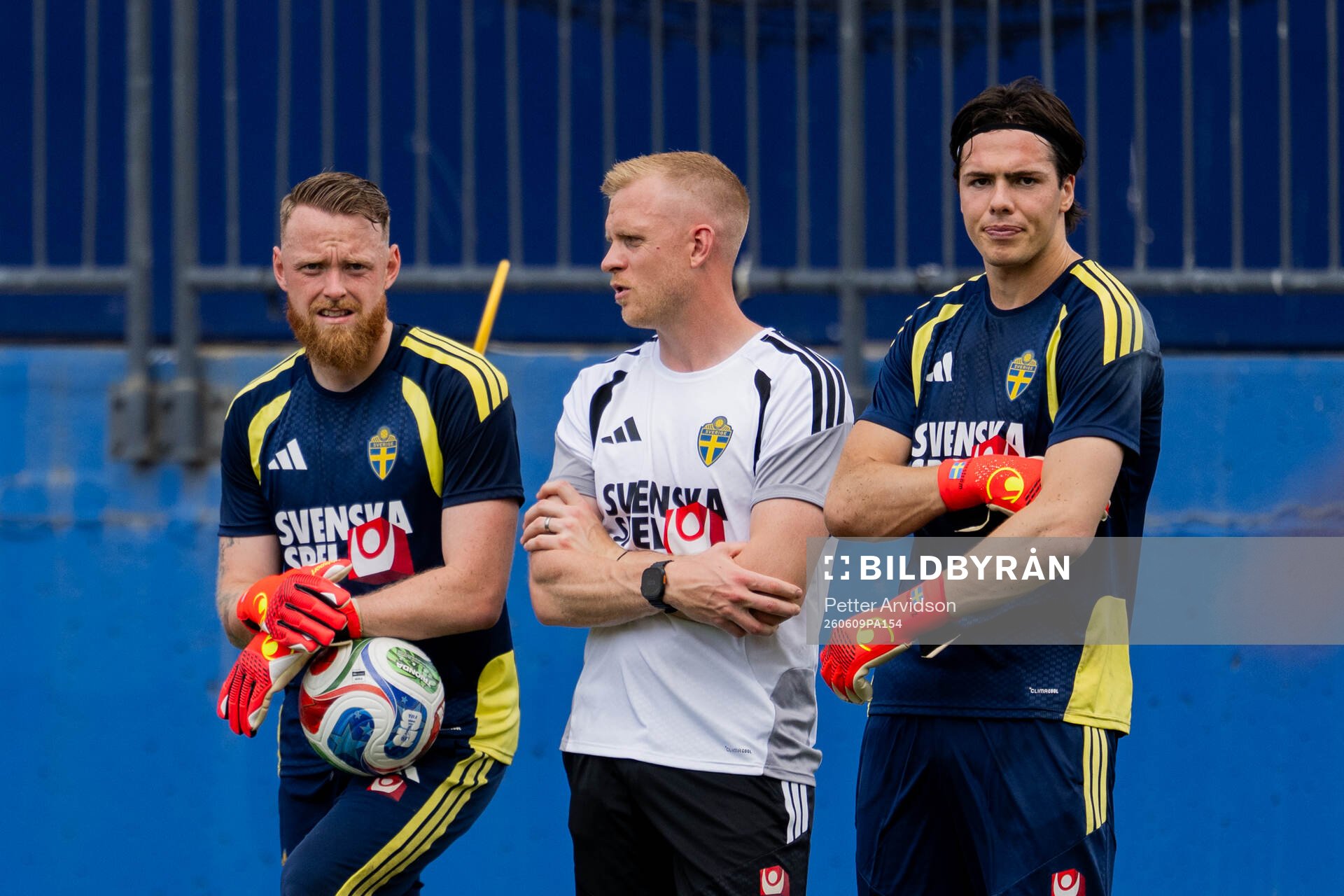 Goalkeeper Viktor Johansson, goalkeeper coach Linus