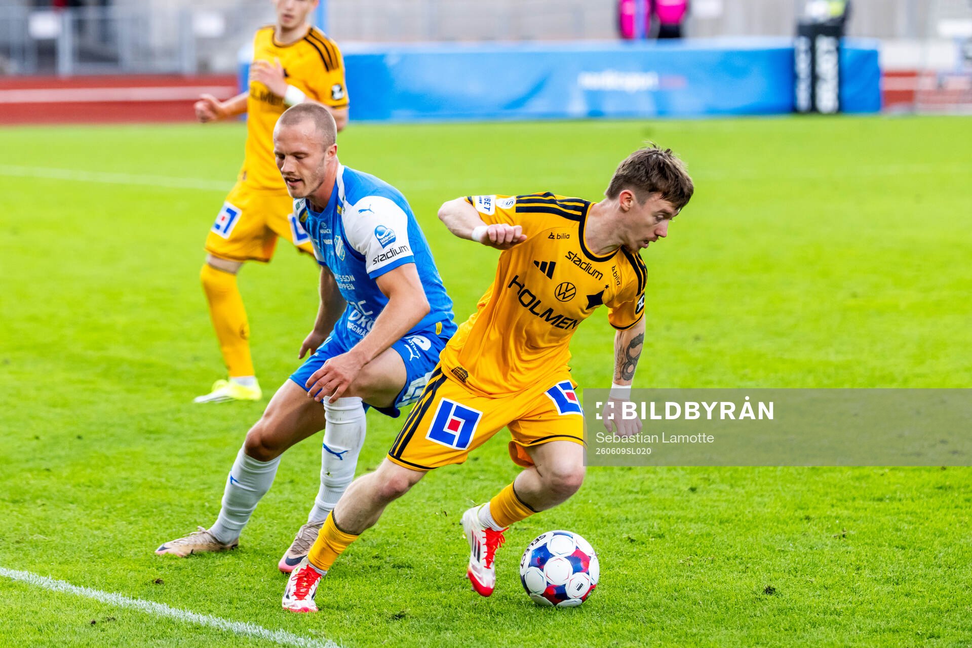 IFK Norrköpings Ryan Nelson och Oddevolds Gabriel Sandberg