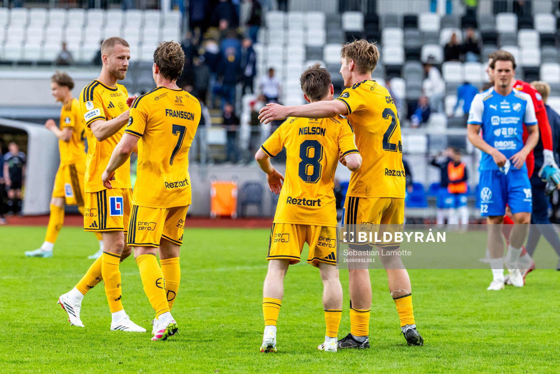 IFK Norrköpings spelare jublar