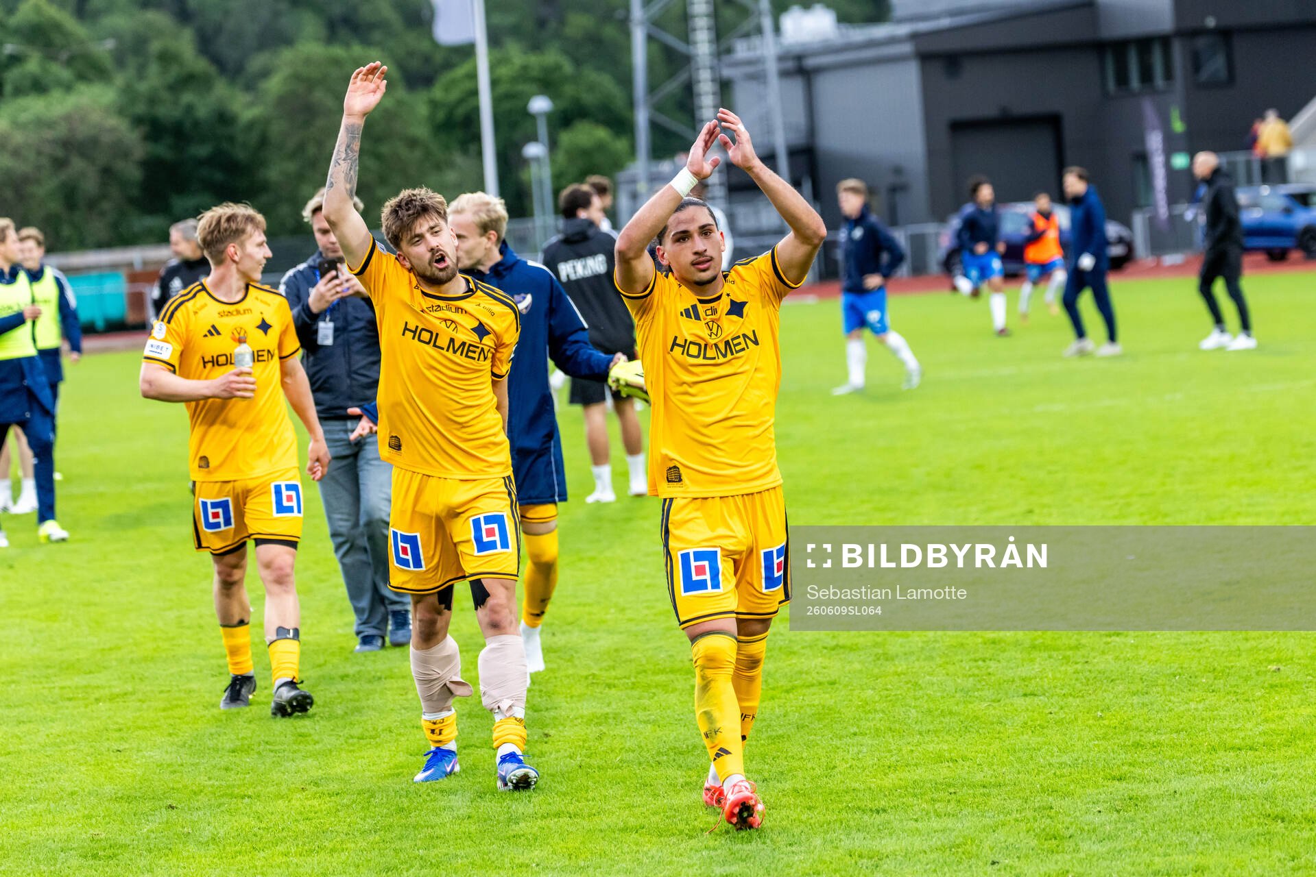 IFK Norrköpings spelare jublar