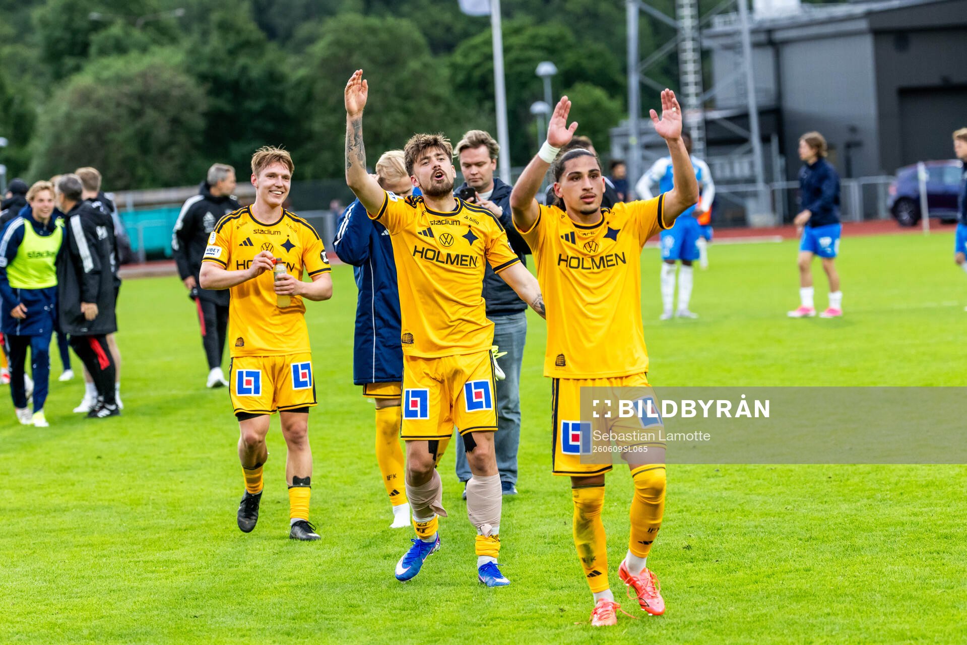 IFK Norrköpings spelare jublar