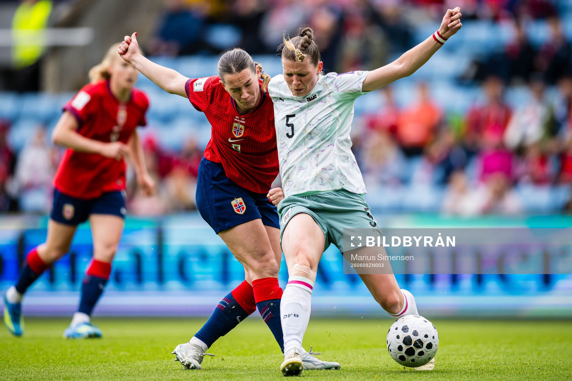 Elisabeth Terland of Norway and Claudia Wenger of Austria