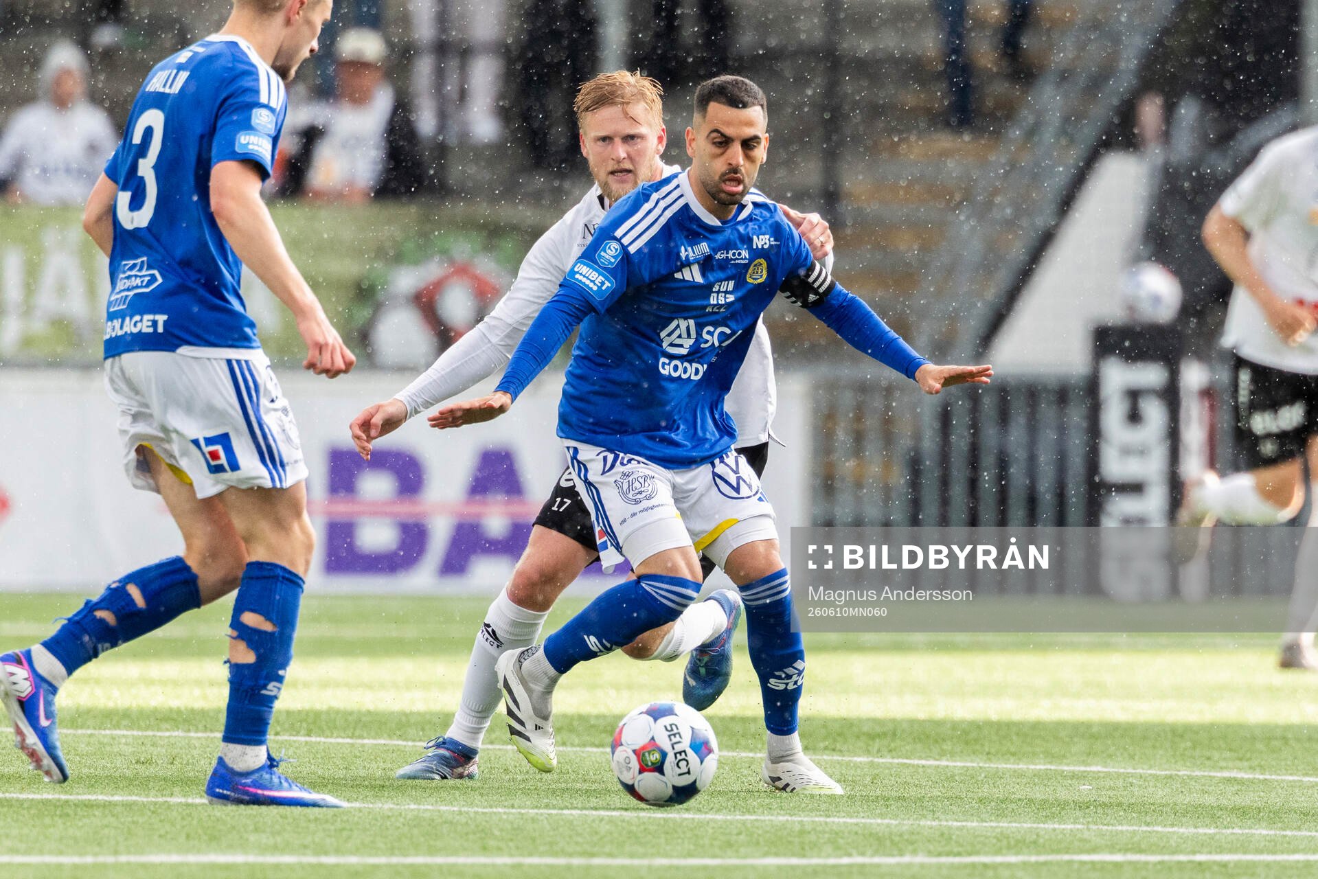 Örebros Karl Holmberg och GIF Sundsvalls Marc Manchon