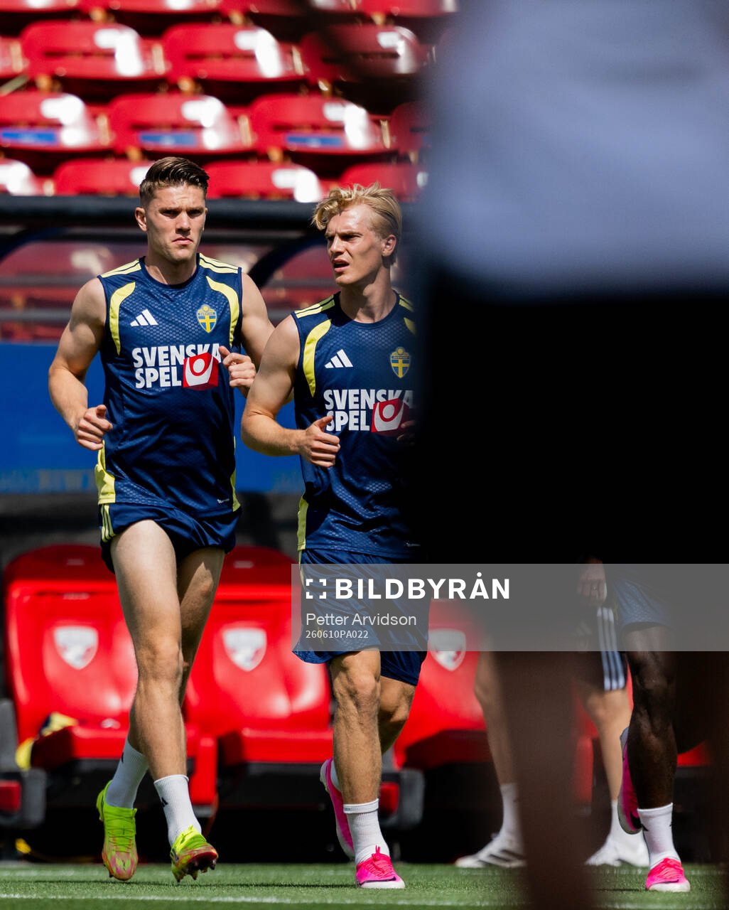 Viktor Gyökeres and Lucas Bergvall of the Swedish national