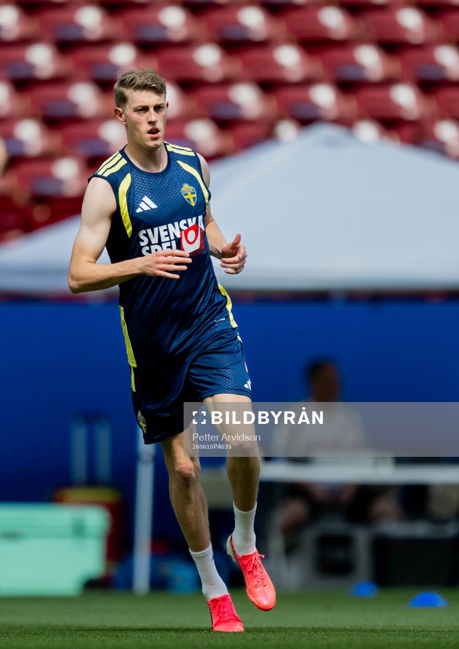 Alexander Bernhardsson of the Swedish national football