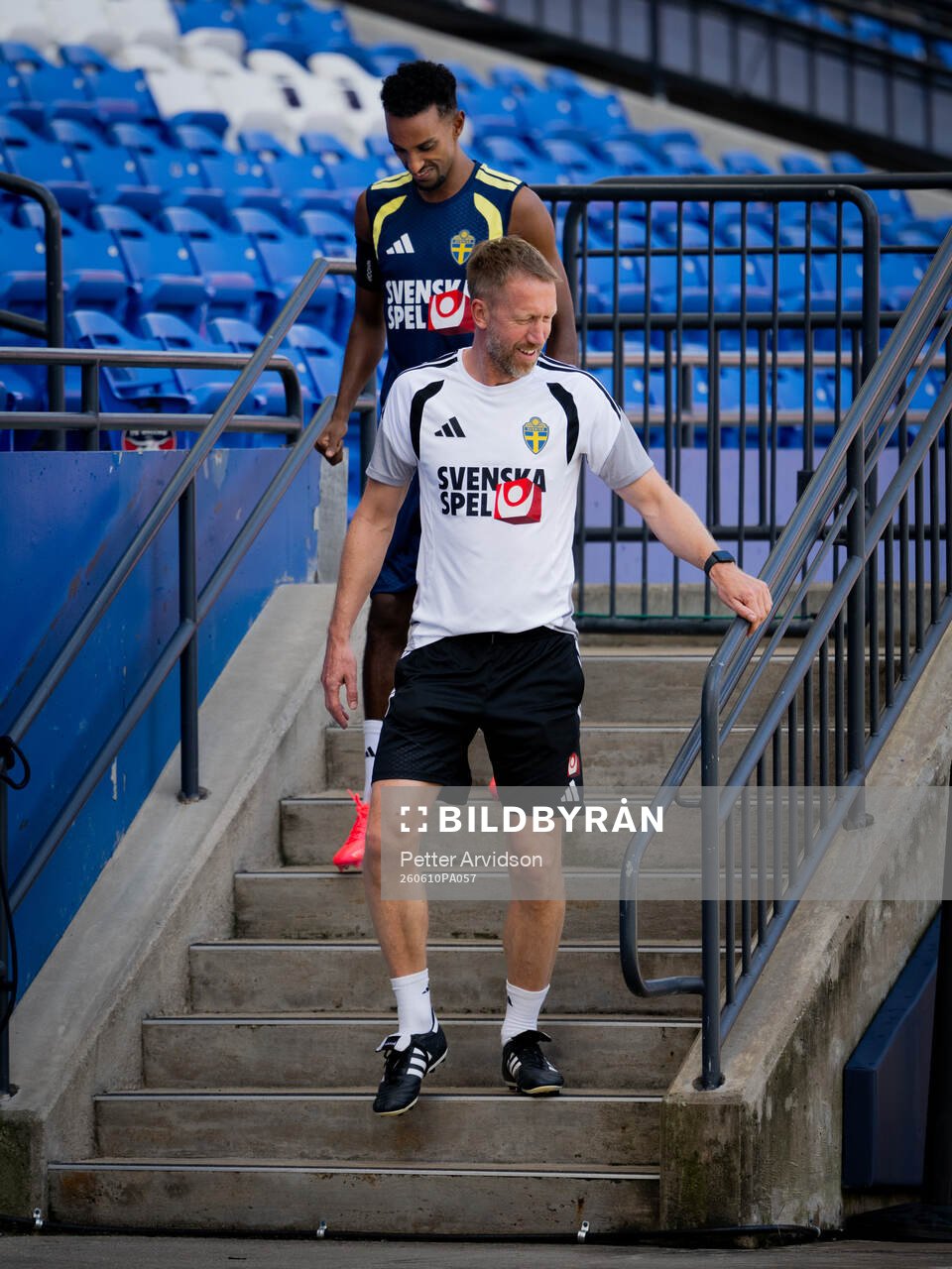 Taha Ali and head coach Graham Potter of the Swedish