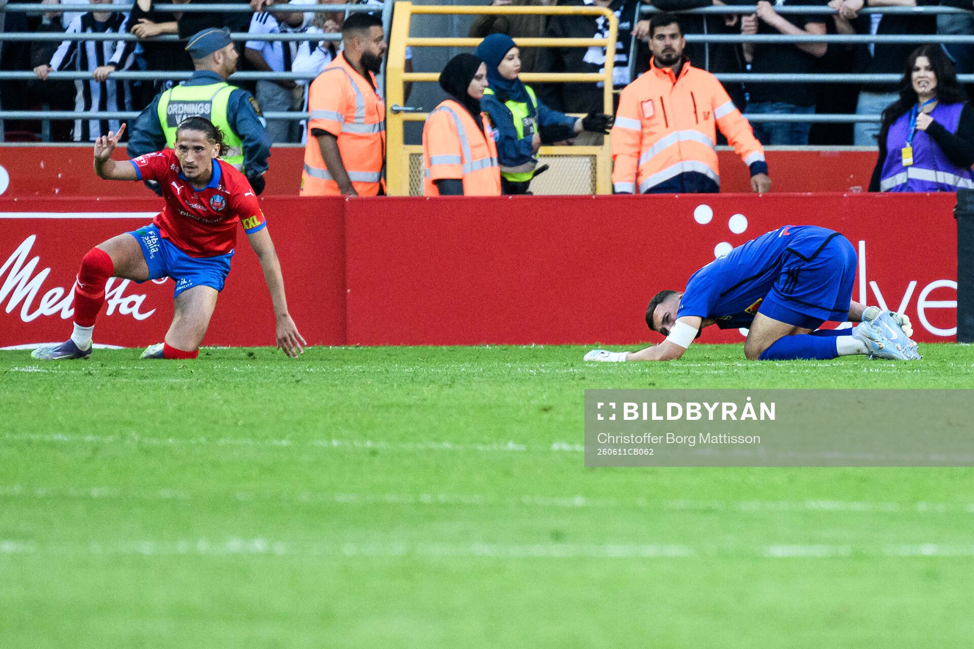 Helsingborgs Ervin Gigovic och Landskronas målvakt Amr