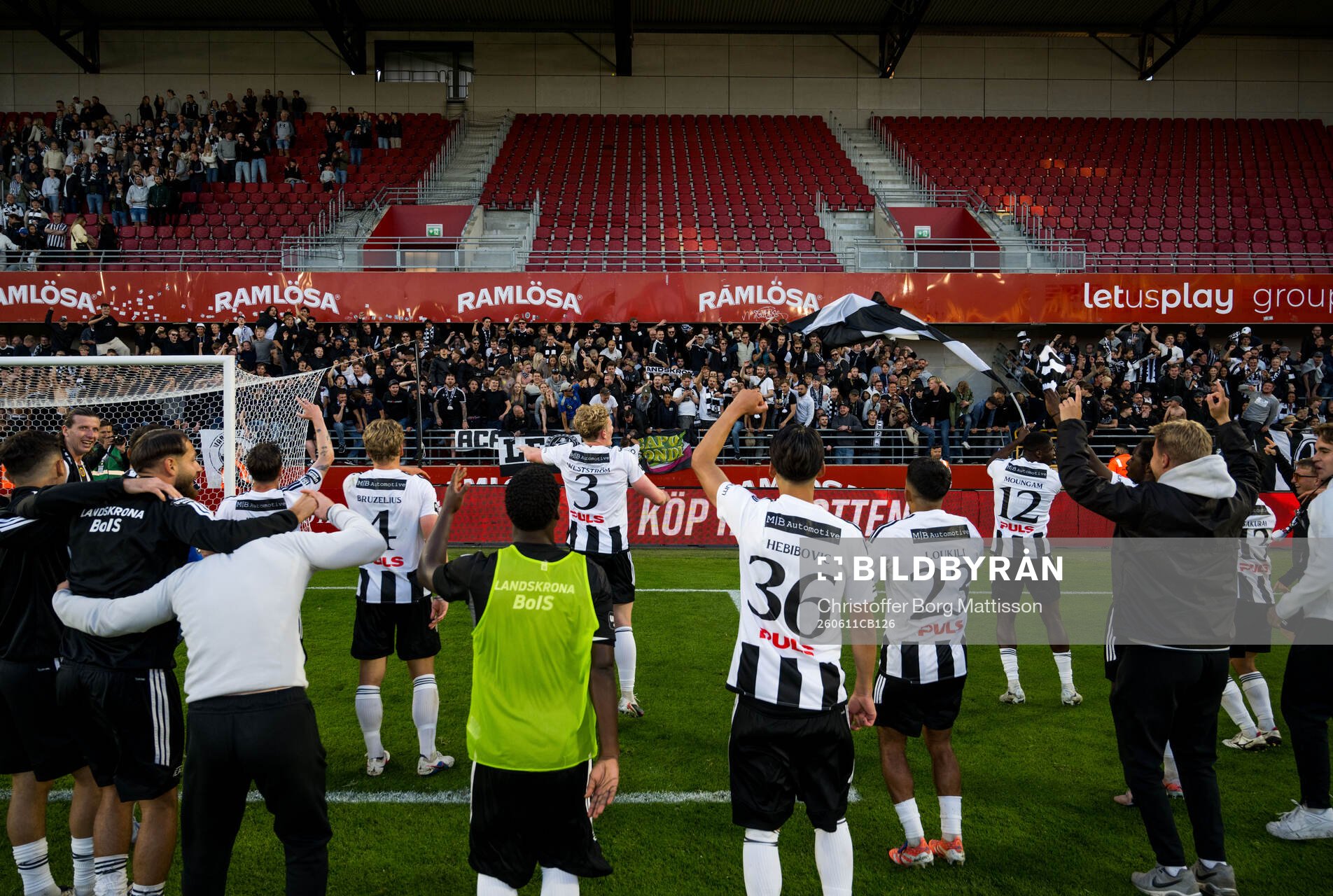 Landskronas spelare jublar
