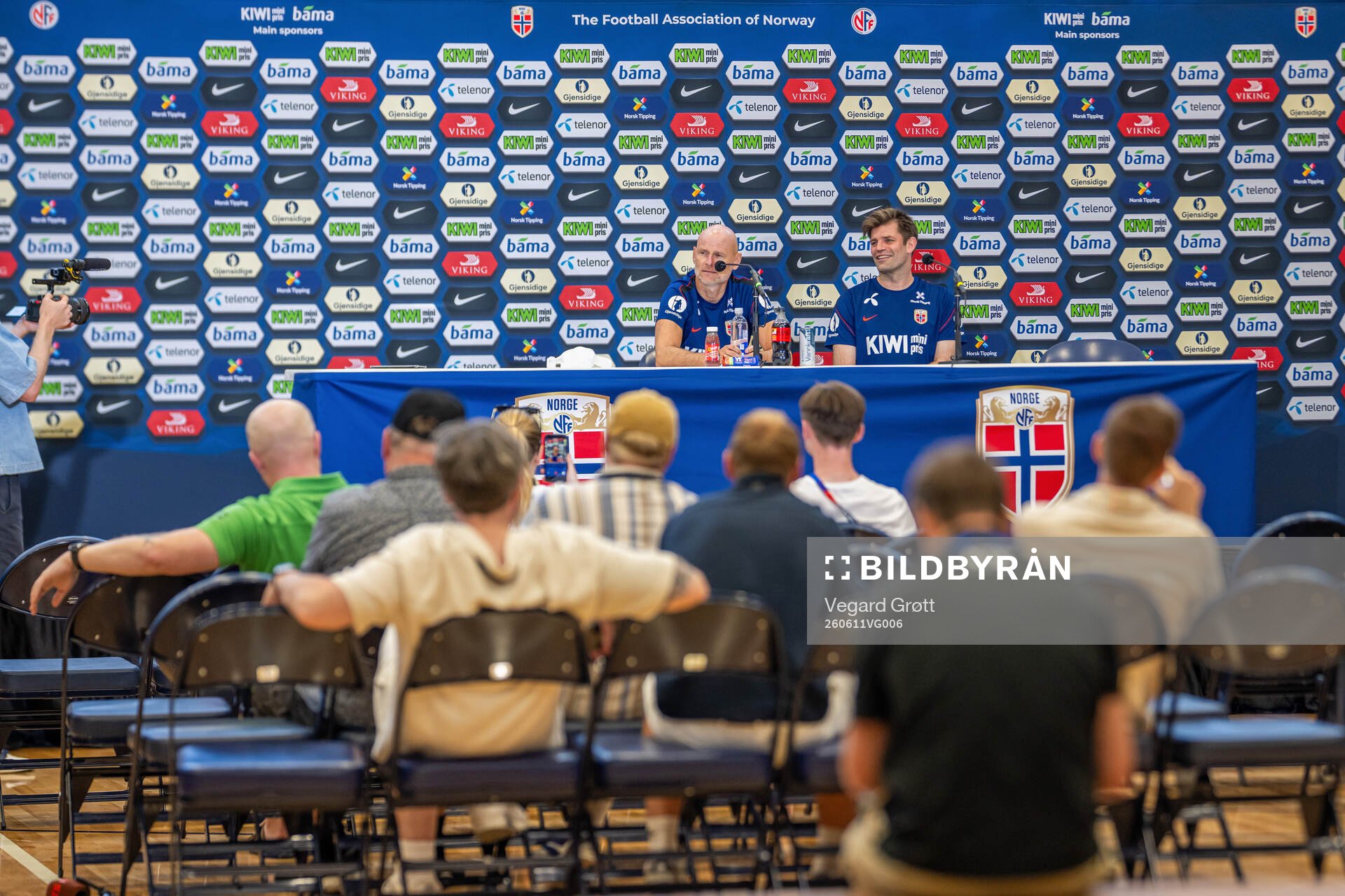 Head coach Ståle Solbakken and press officer Morten