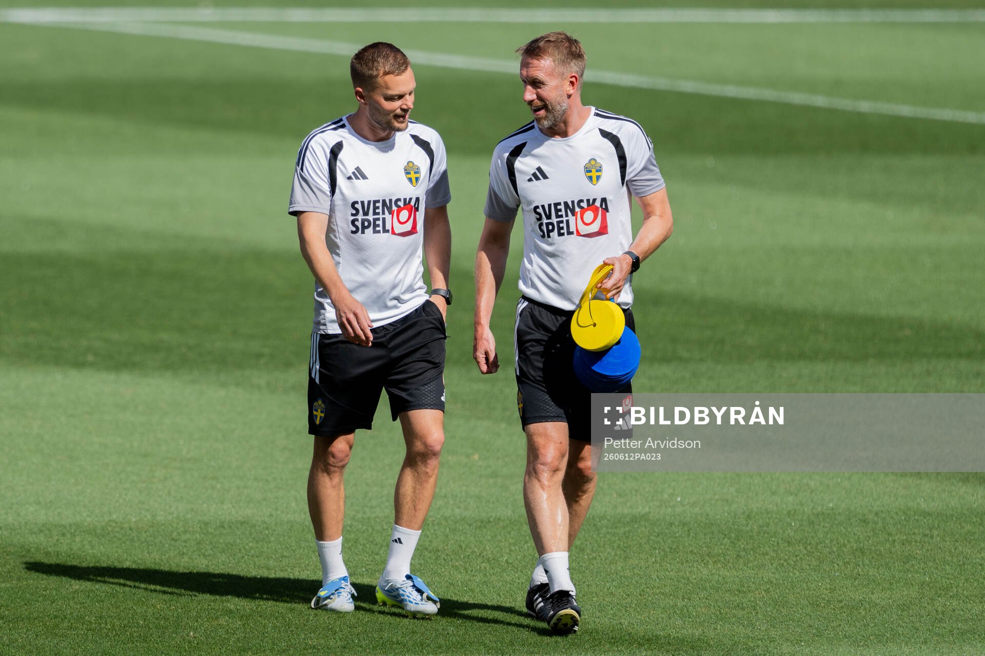 Assistant coach Sebastian Larsson and Head coach Graham