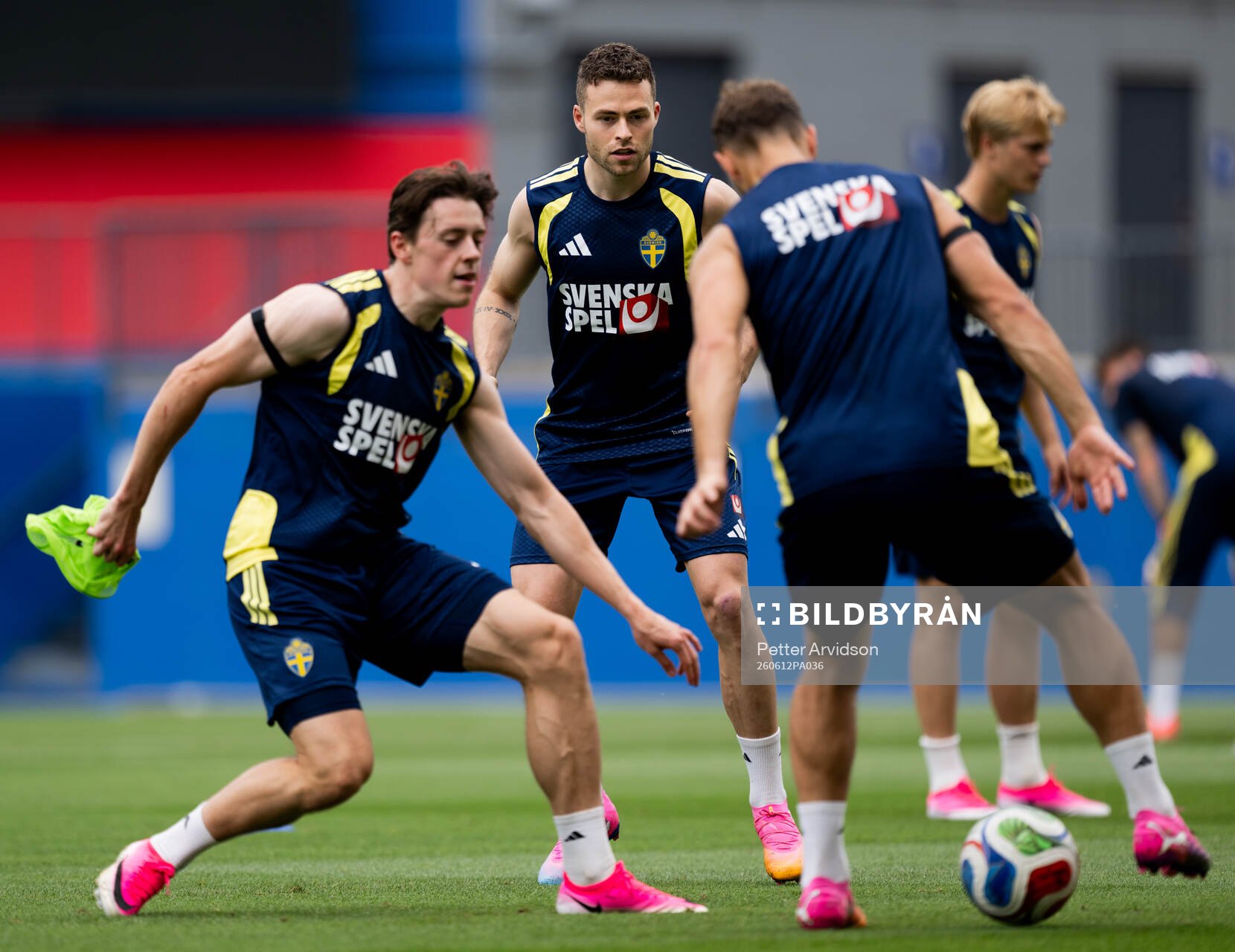 Elliot Stroud and Gabriel Gudmundsson of the Swedish