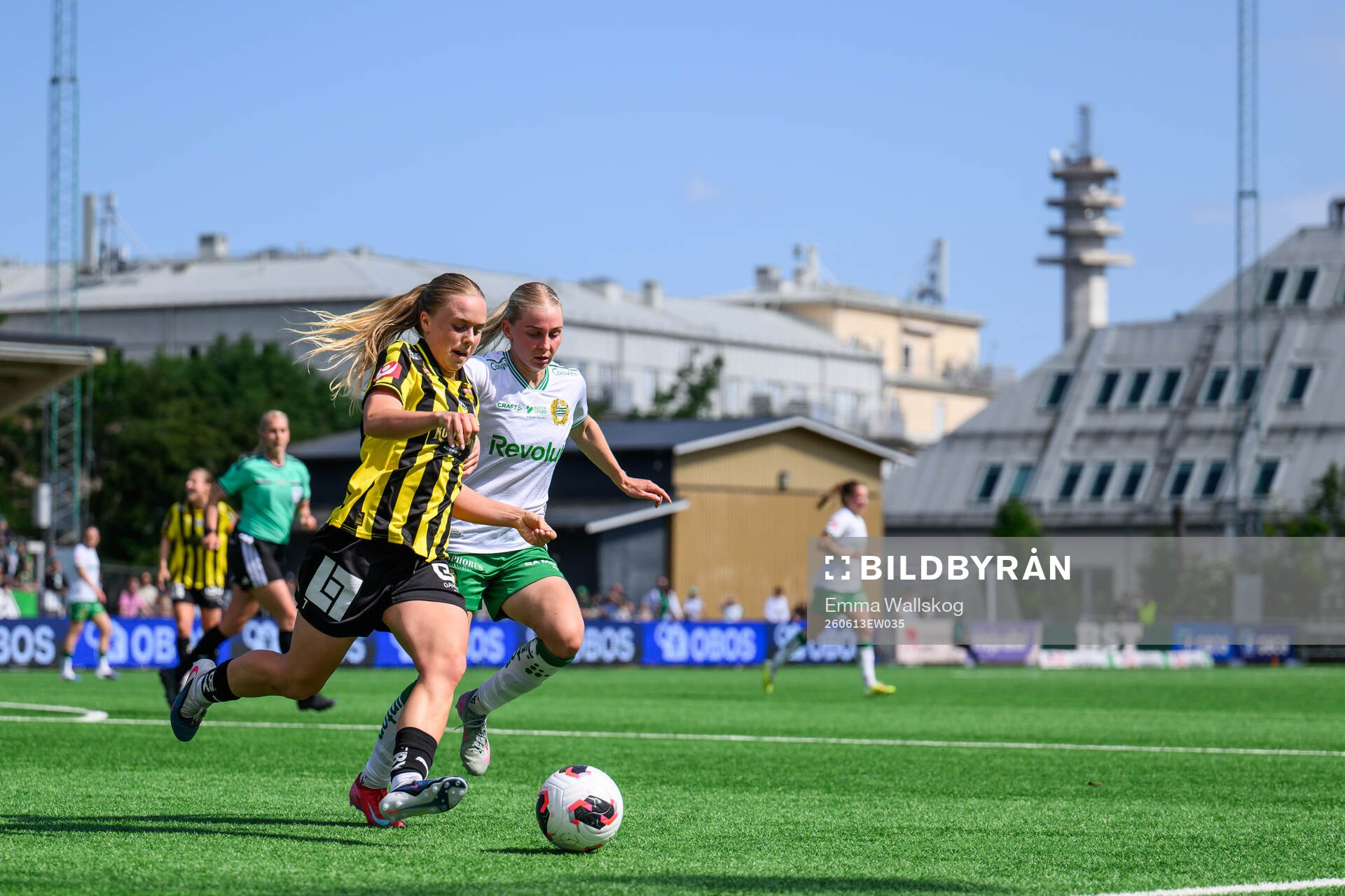 Häckens Pernille Sanvig och Hammarbys Emilie Joramo