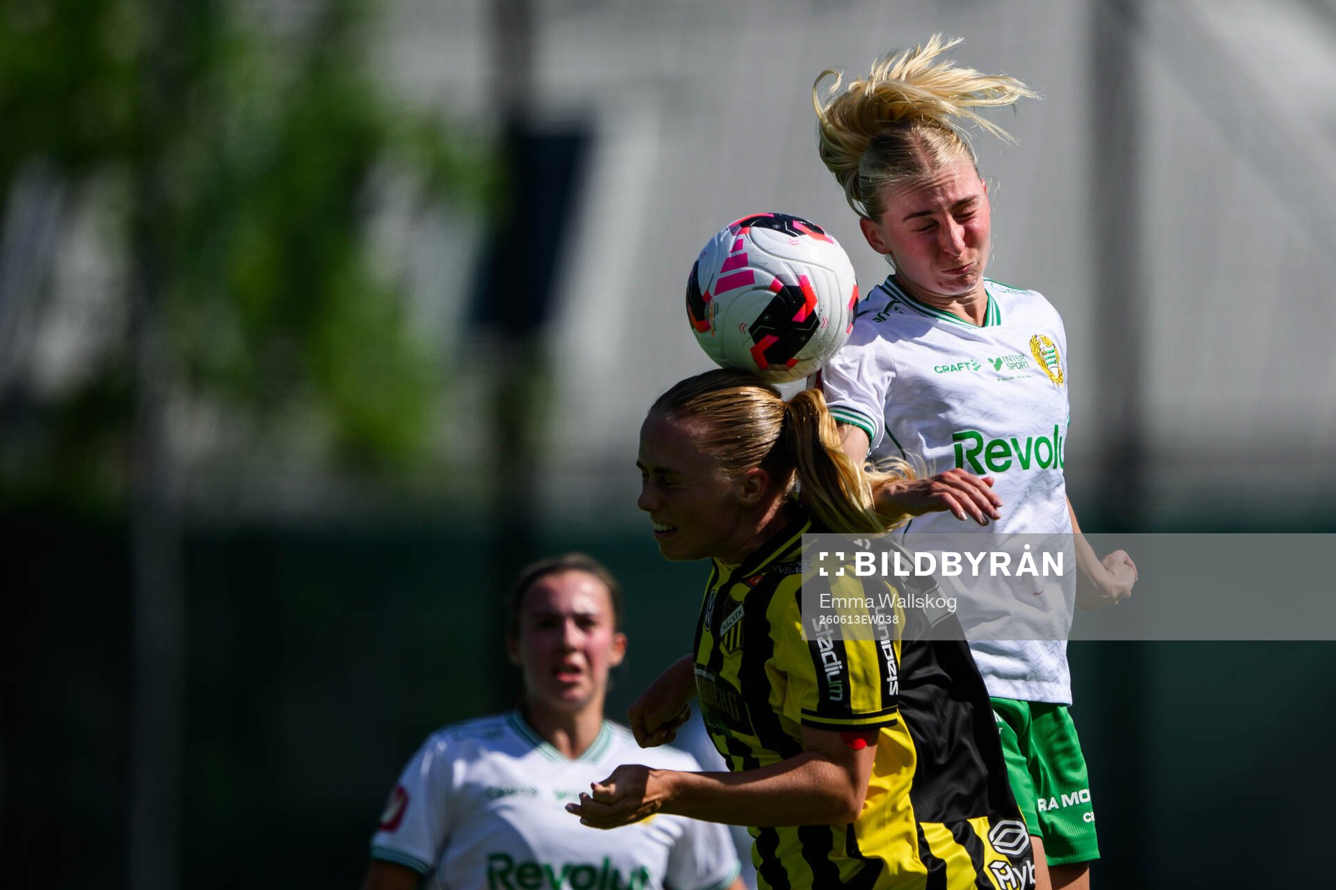 Häckens Pernille Sanvig och Hammarbys Emilie Joramo