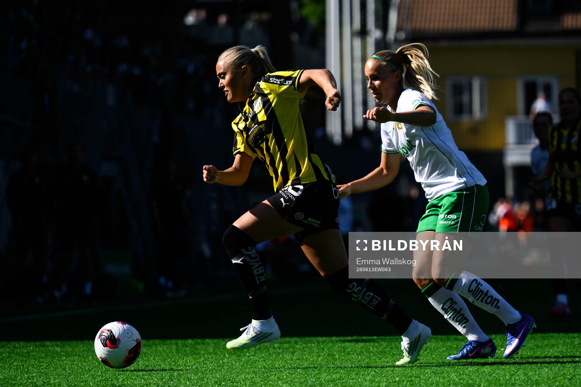 Häckens Alva Selerud och Hammarbys Stina Lennartsson