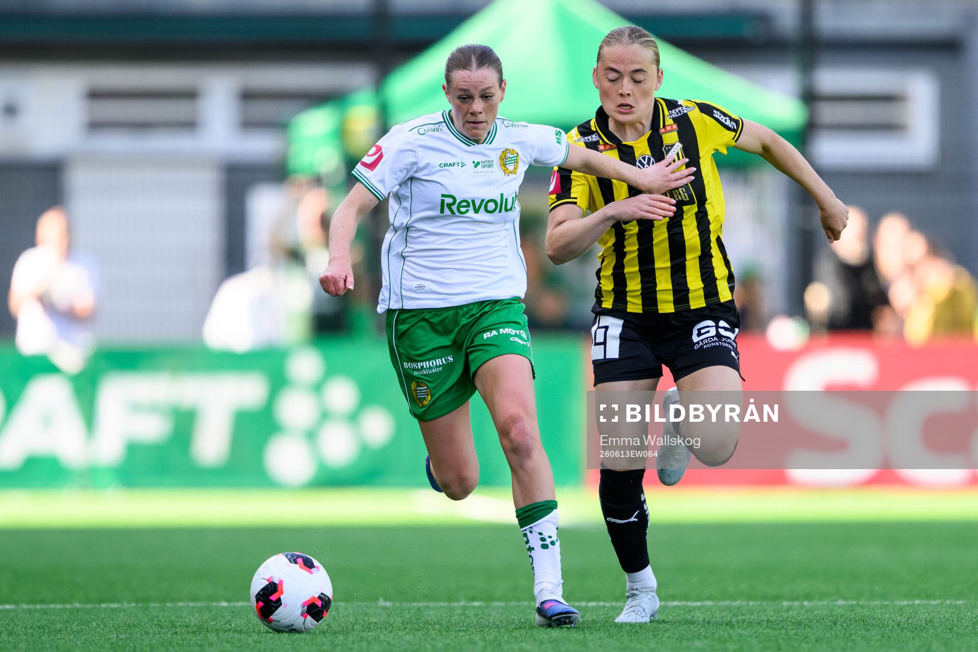 Hammarbys Sofia Reidy och Häckens Paulina Nyström