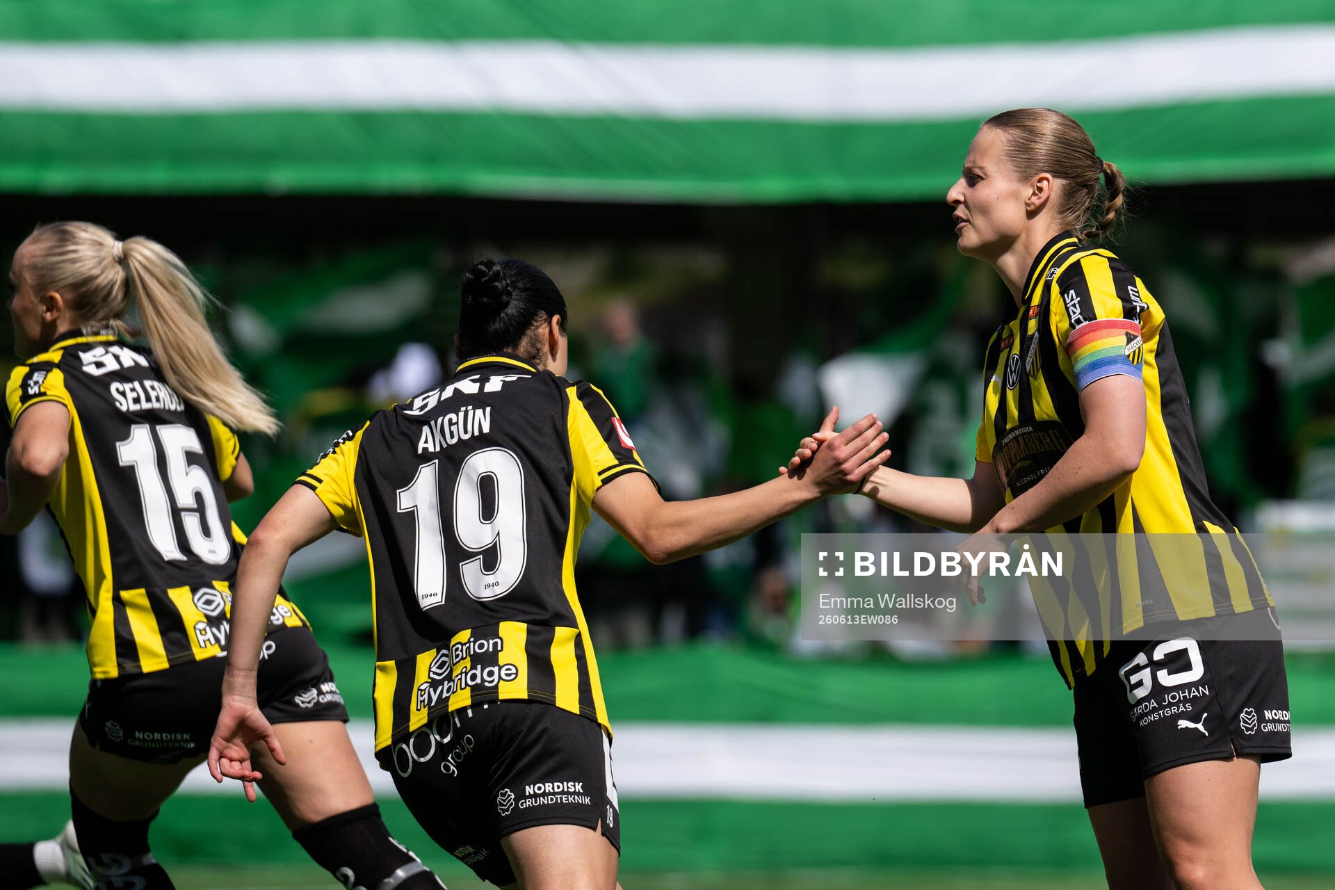 Häckens Nesrin Akgun och Anna Anvegård