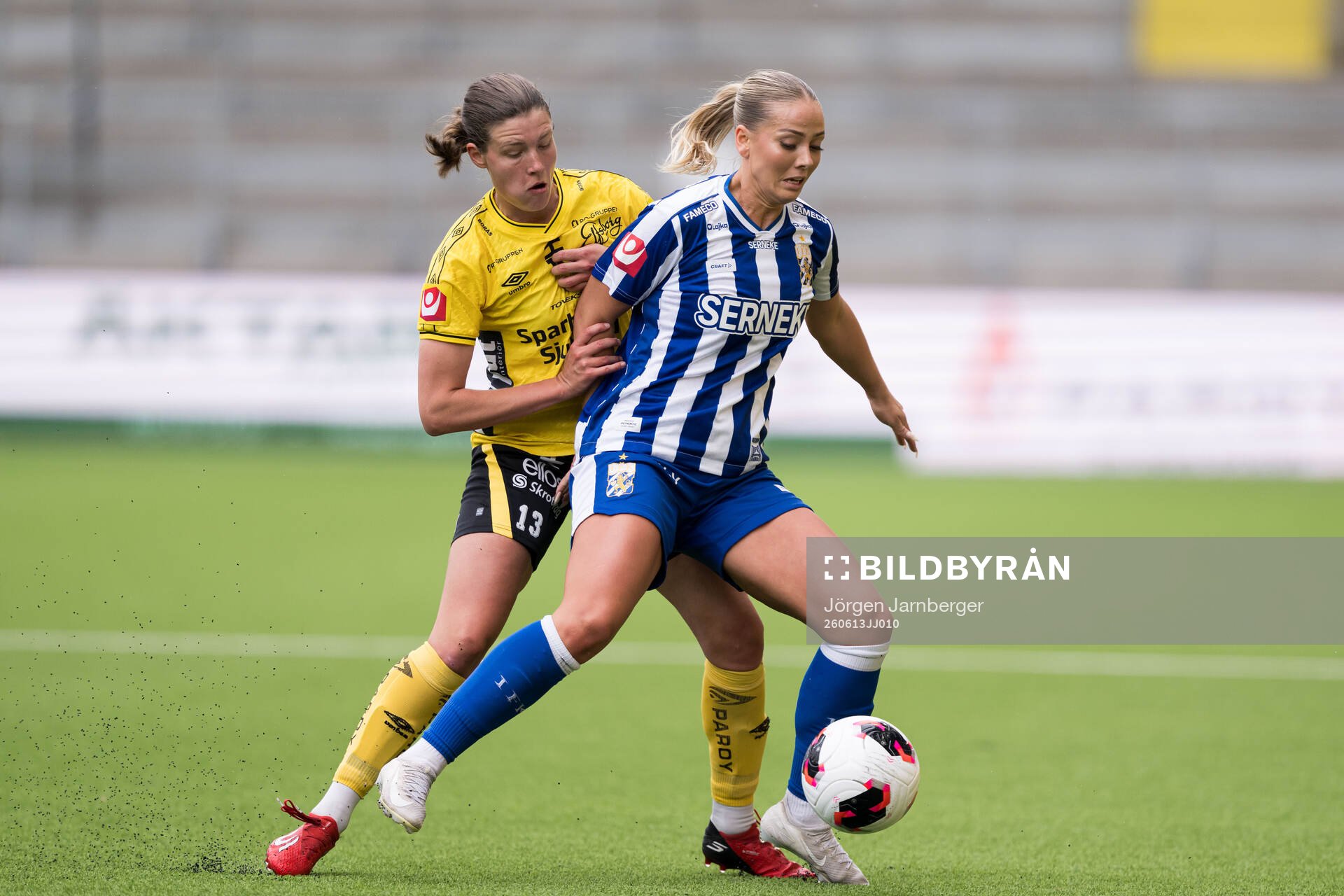 Elfsborgs Tove Lorén och IFK Göteborgs Moa Öhman