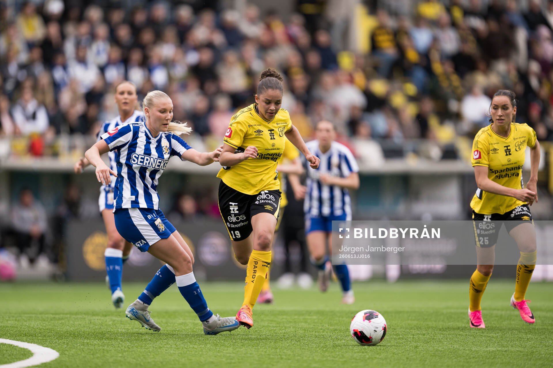 IFK Göteborgs Alice Lindqvist och Elfsborgs Jennifer Brinck
