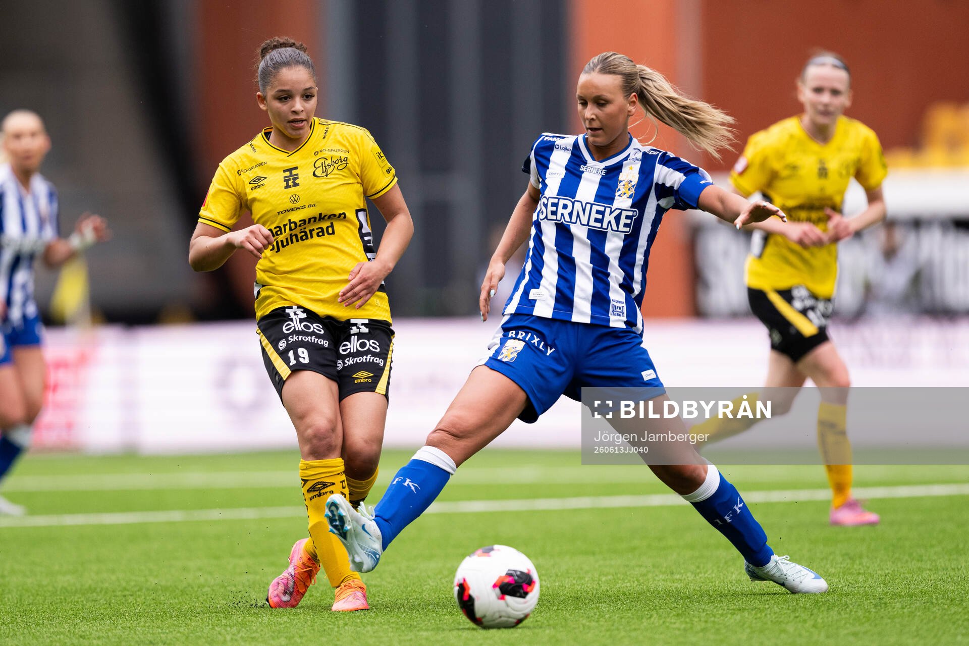 Elfsborgs Jennifer Brinck och IFK Göteborgs Wilma Lantz