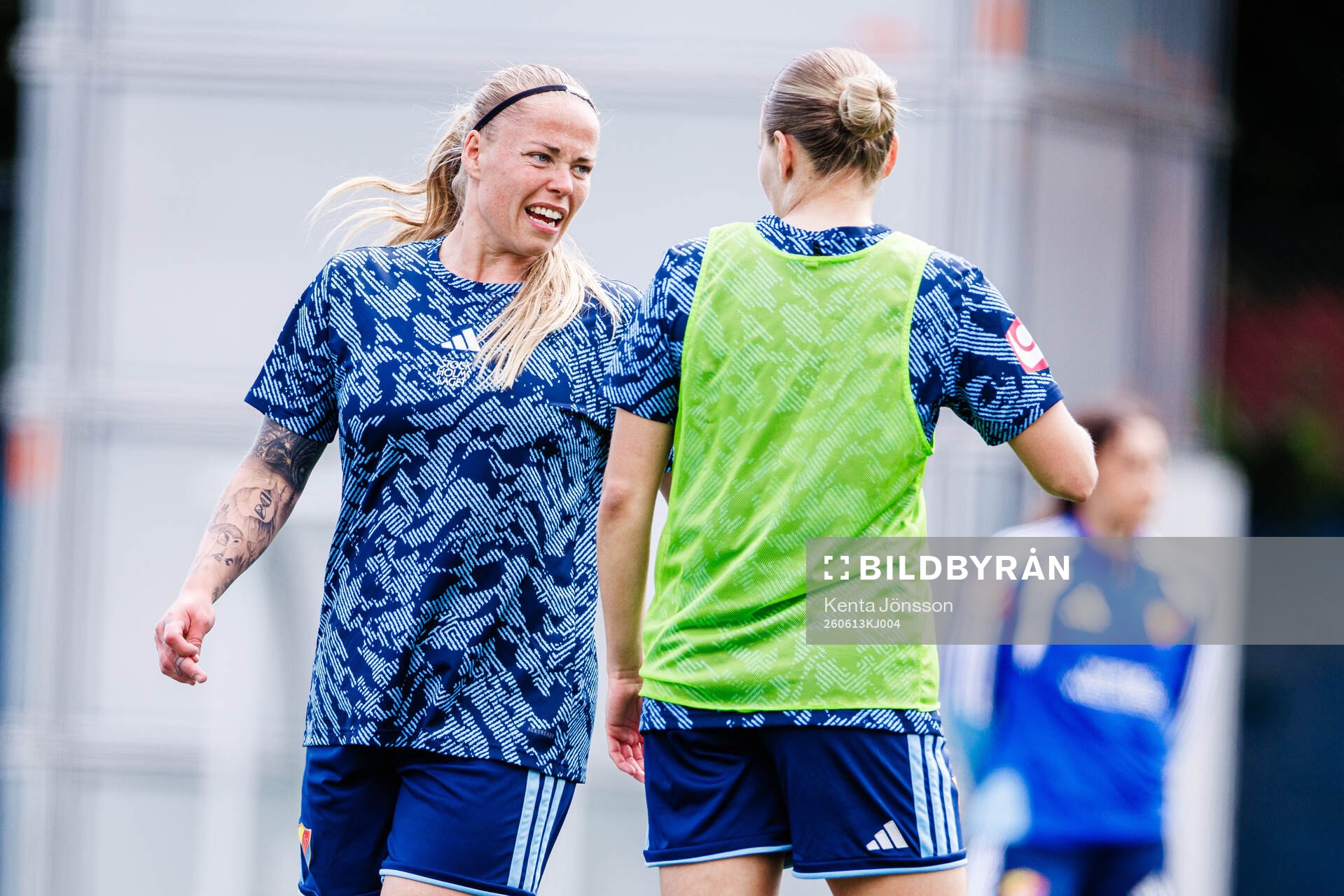 Djurgårdens Therese Åsland och Nanne Ruuskanen