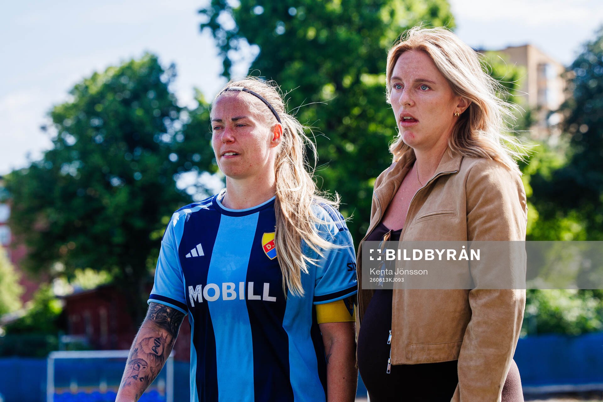 Djurgårdens Therese Åsland och Mimmi Wahlström