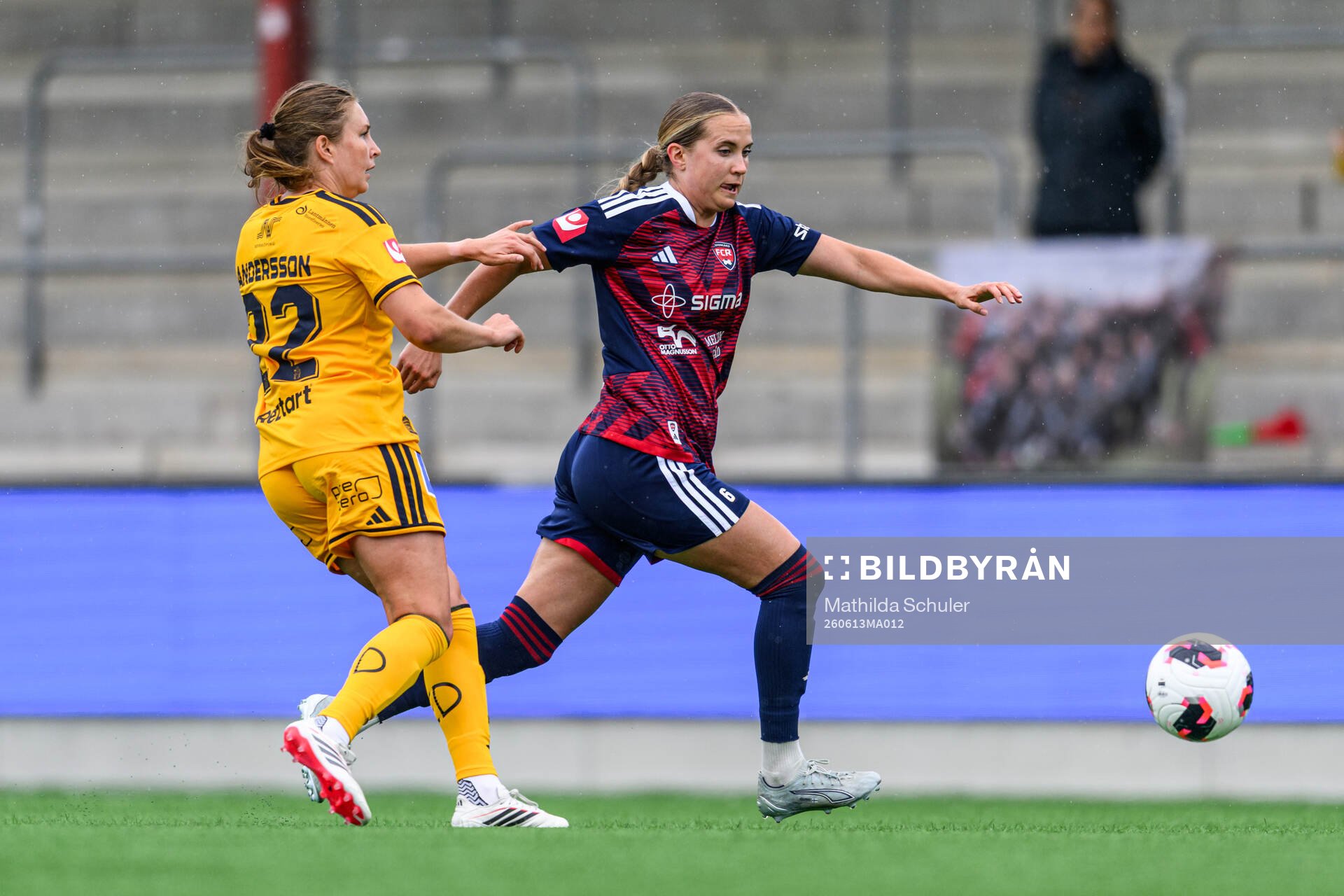 IFK Norrköpings Fanny Andersson och Rosengårds Ria Noora