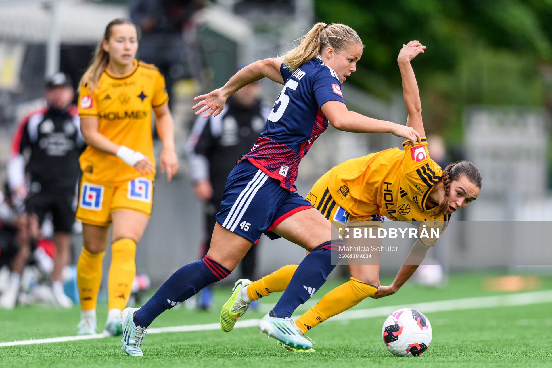 Rosengårds Tilde Björklund och IFK Norrköpings Isabella