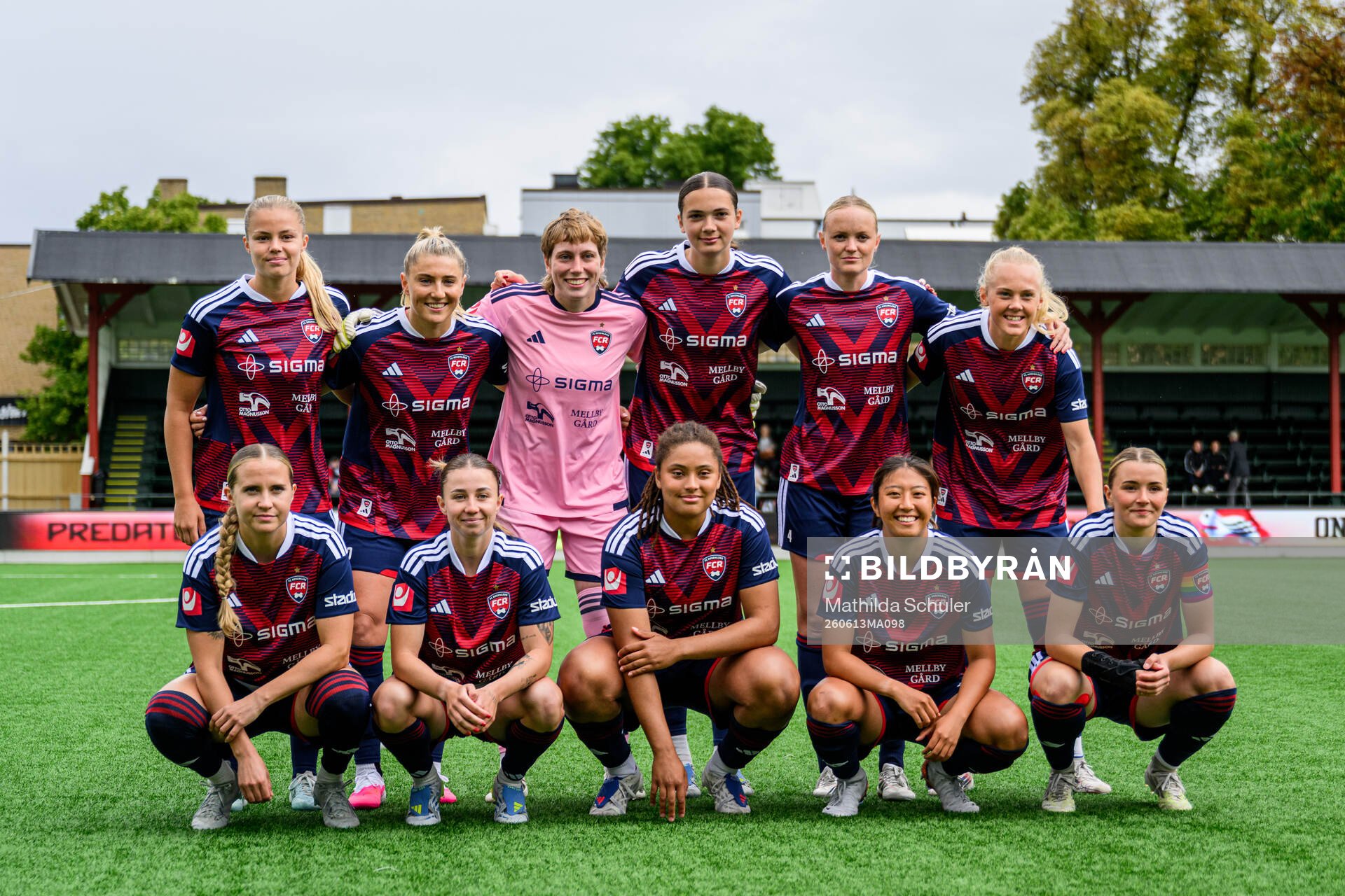 Rosengårds spelare ställer upp för lagbild