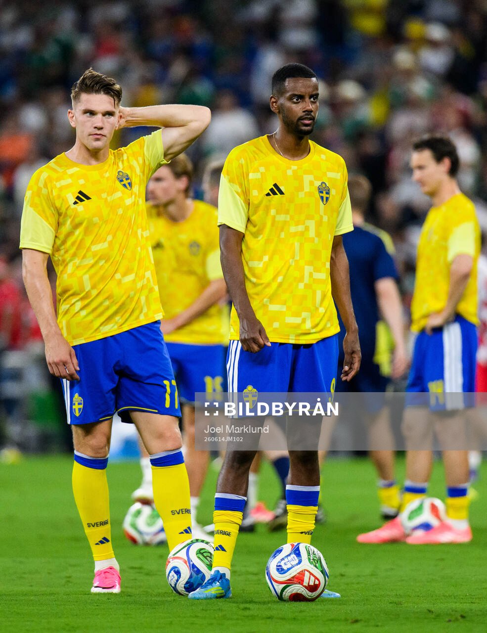 Viktor Gyökeres and Alexander Isak of Sweden