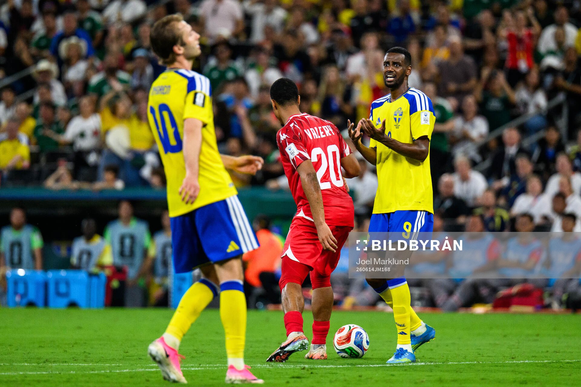 Benjamin Nygren and Alexander Isak of Sweden look dejected