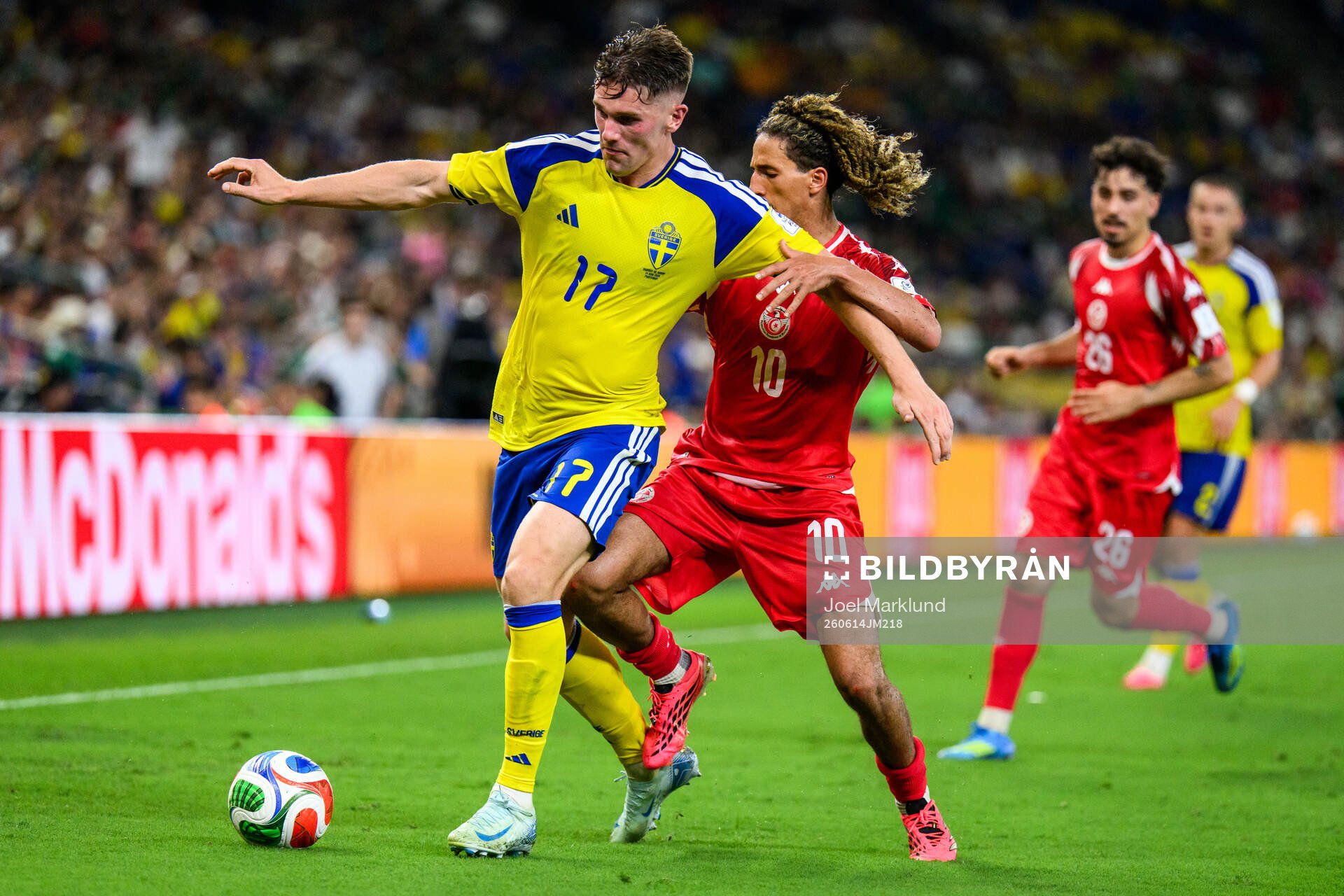 Viktor Gyökeres of Sweden and Hannibal Mejbri of Tunisia