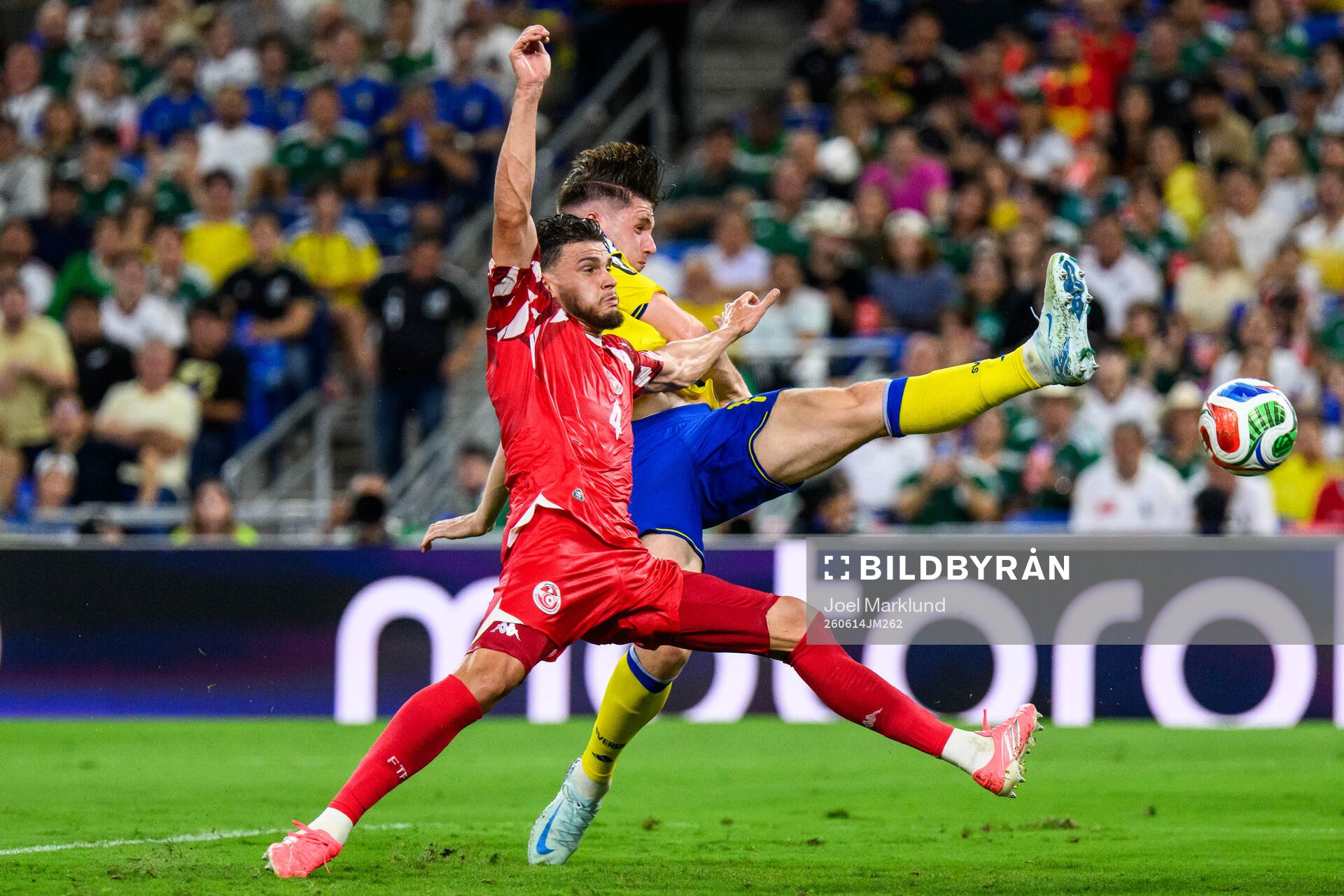 Omar Rekik of Tunisia and Viktor Gyökeres of Sweden