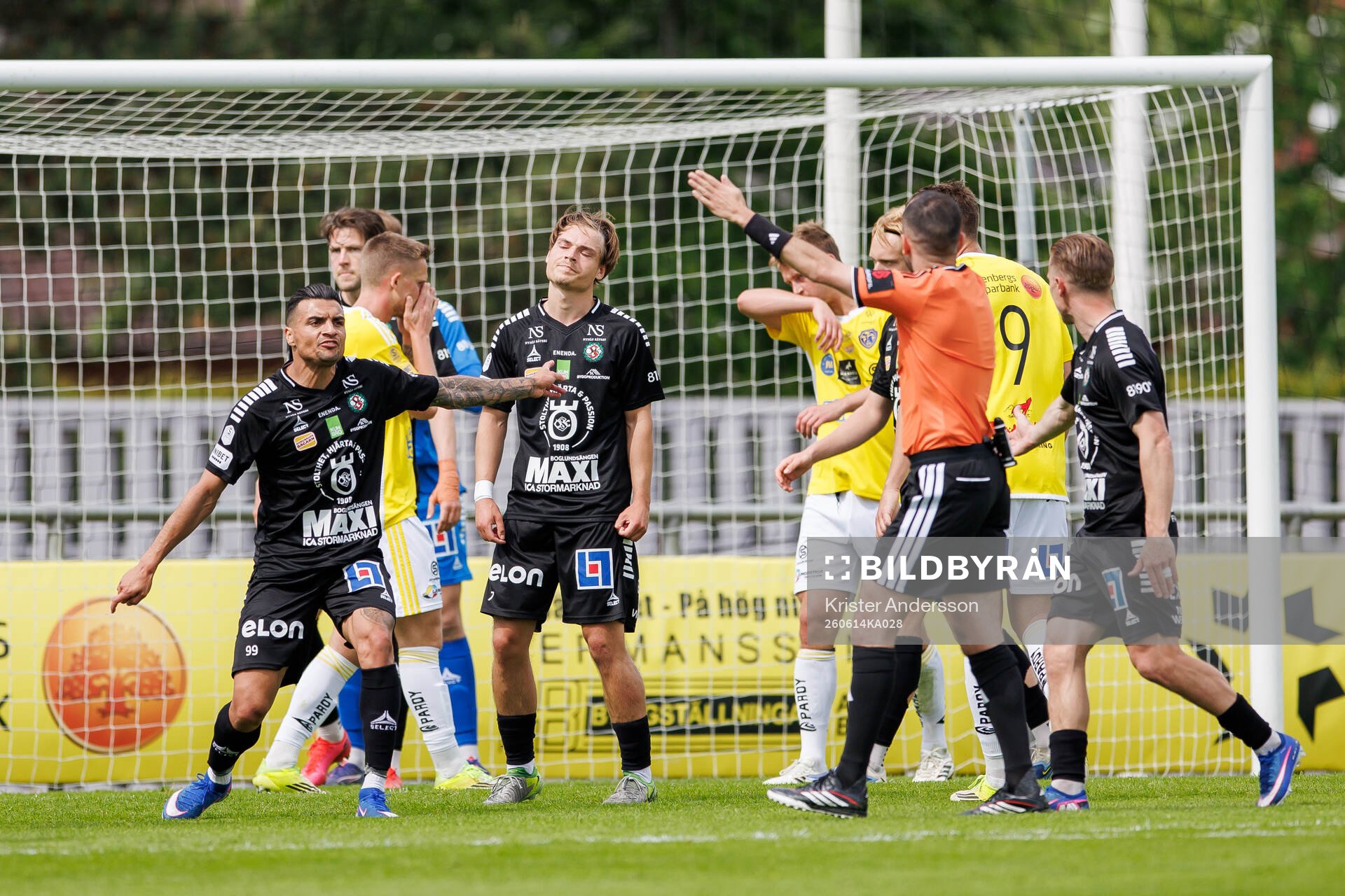 Örebros Ahmed Yasin reagerar
