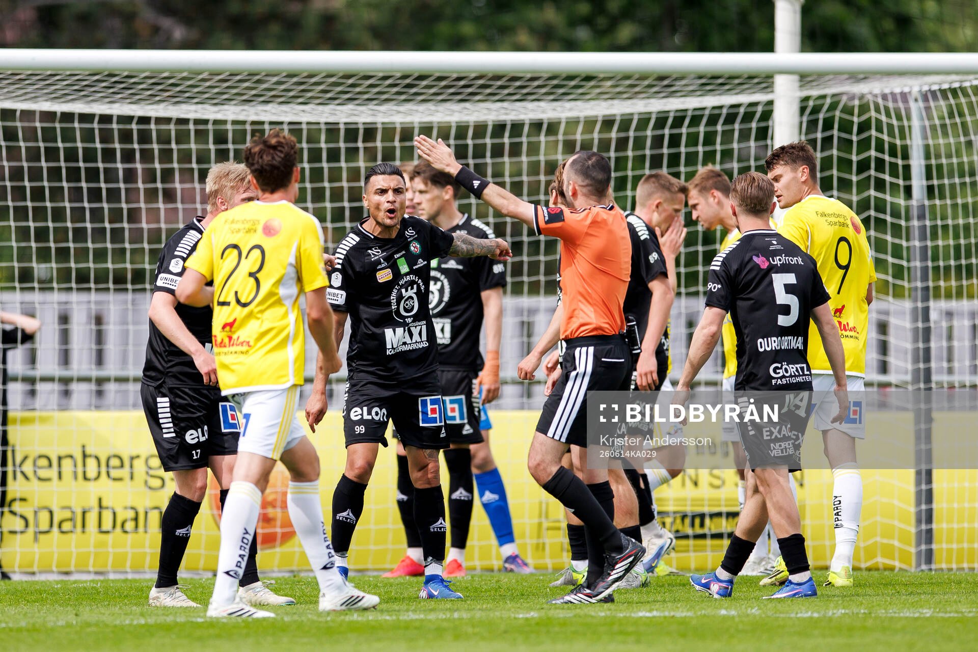 Örebros Ahmed Yasin reagerar