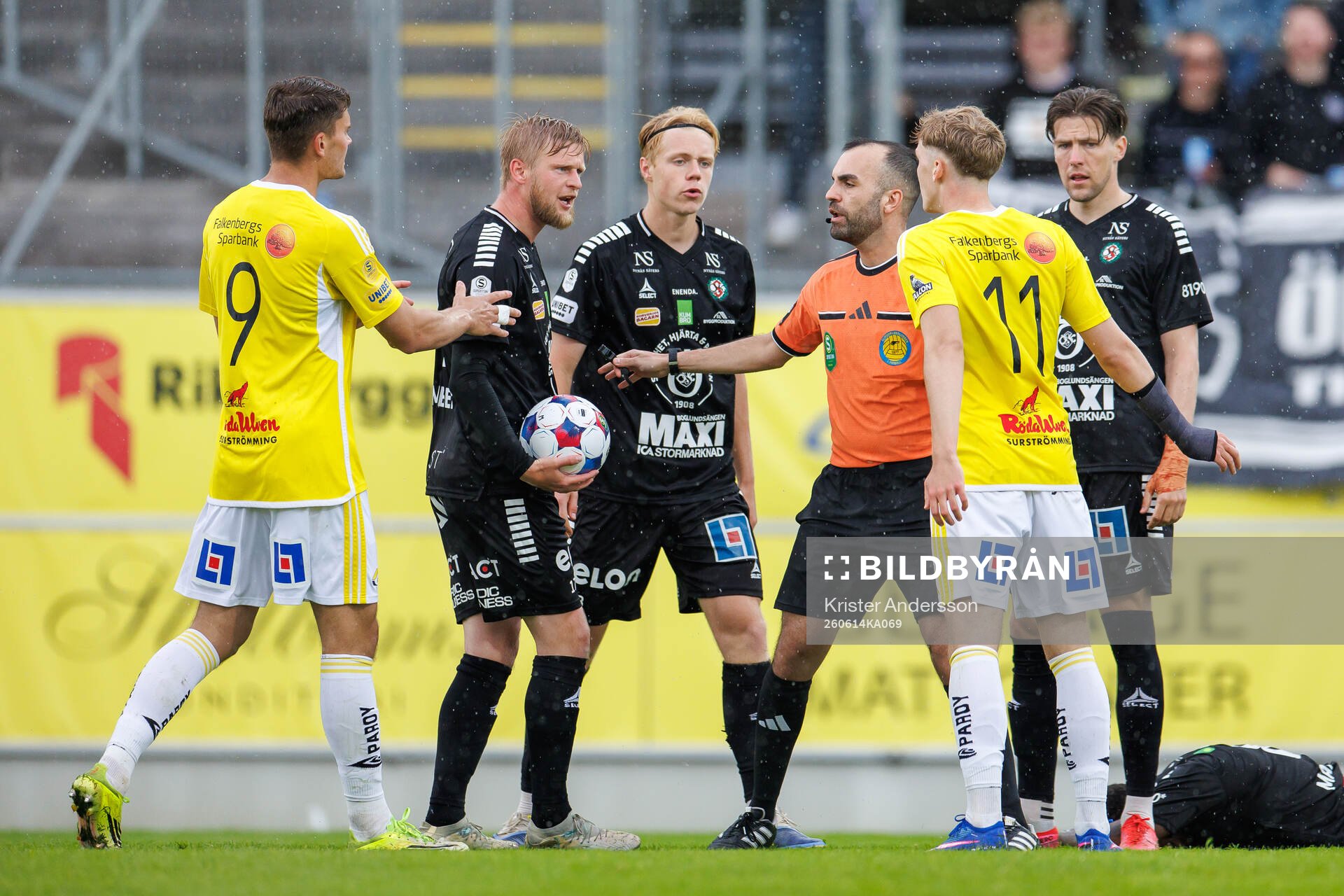 Örebros Karl Holmberg, Victor Sandberg, Domare Rambod