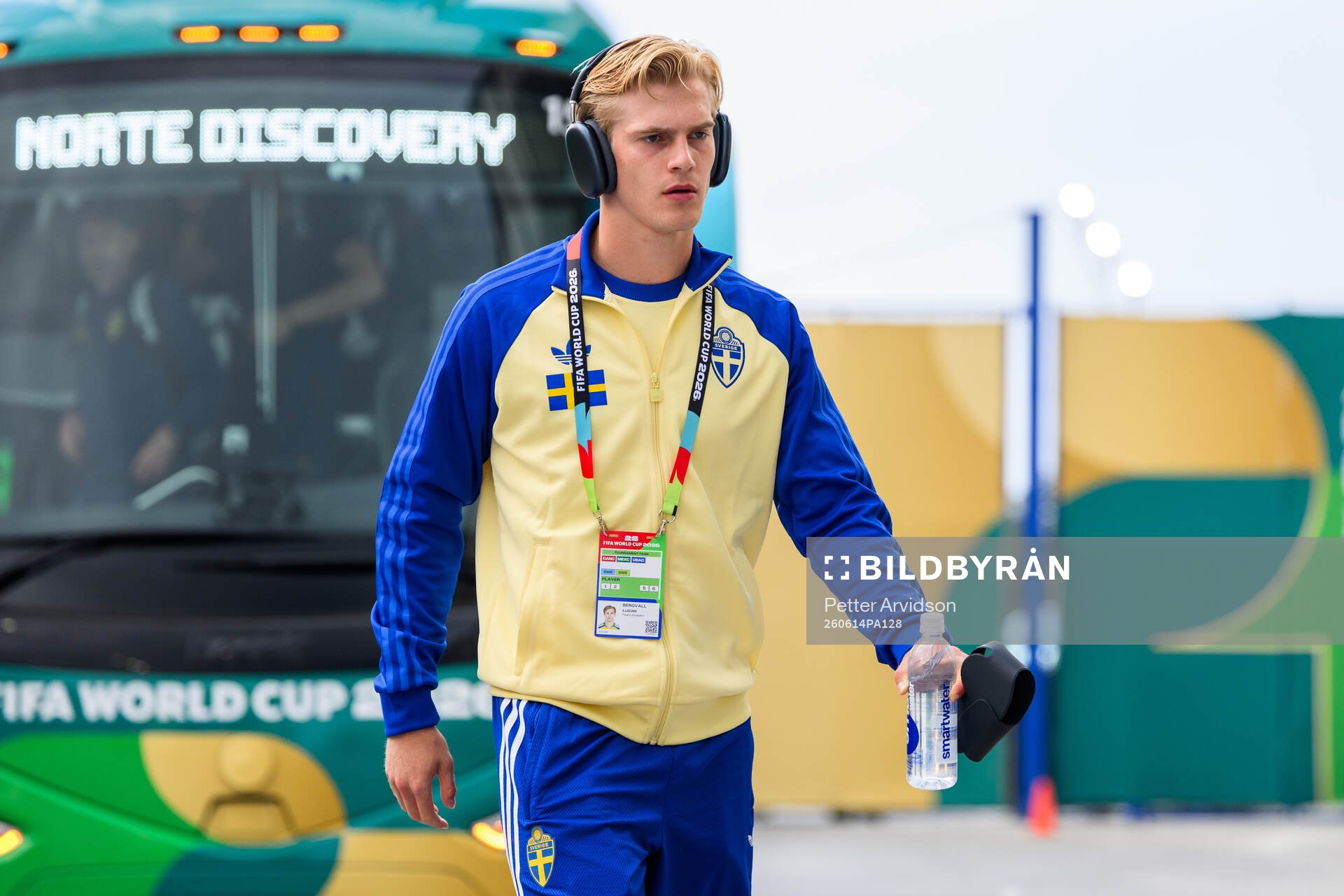 Lucas Bergvall of Sweden arrives at Estadio Monterrey