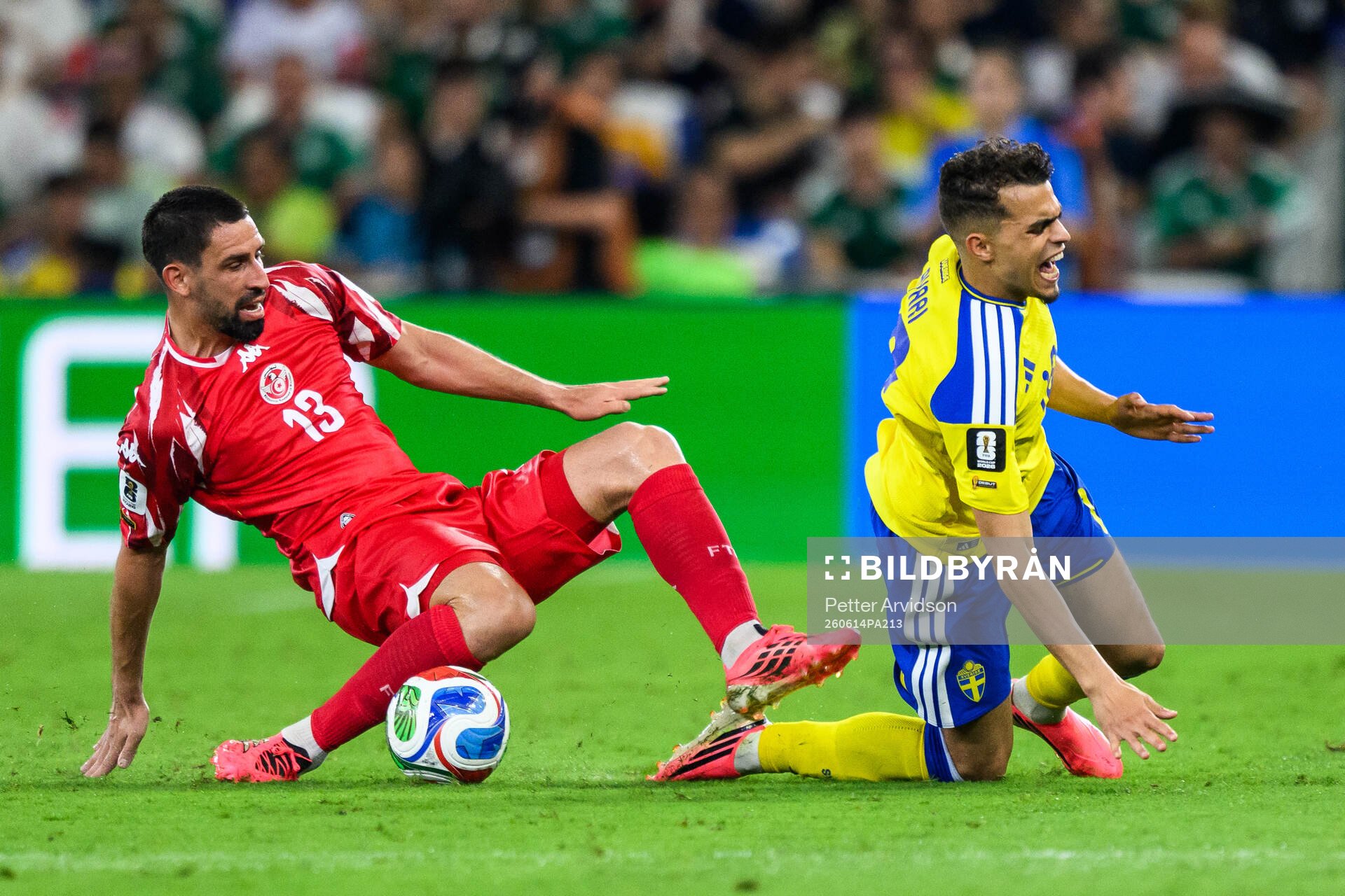Rani Khedira of Tunisia and Yasin Ayari of Sweden