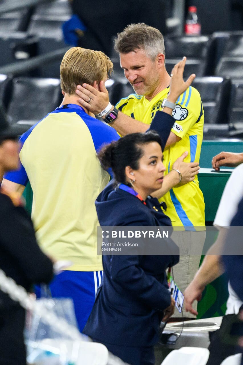 Lucas Bergvall of Sweden with his father