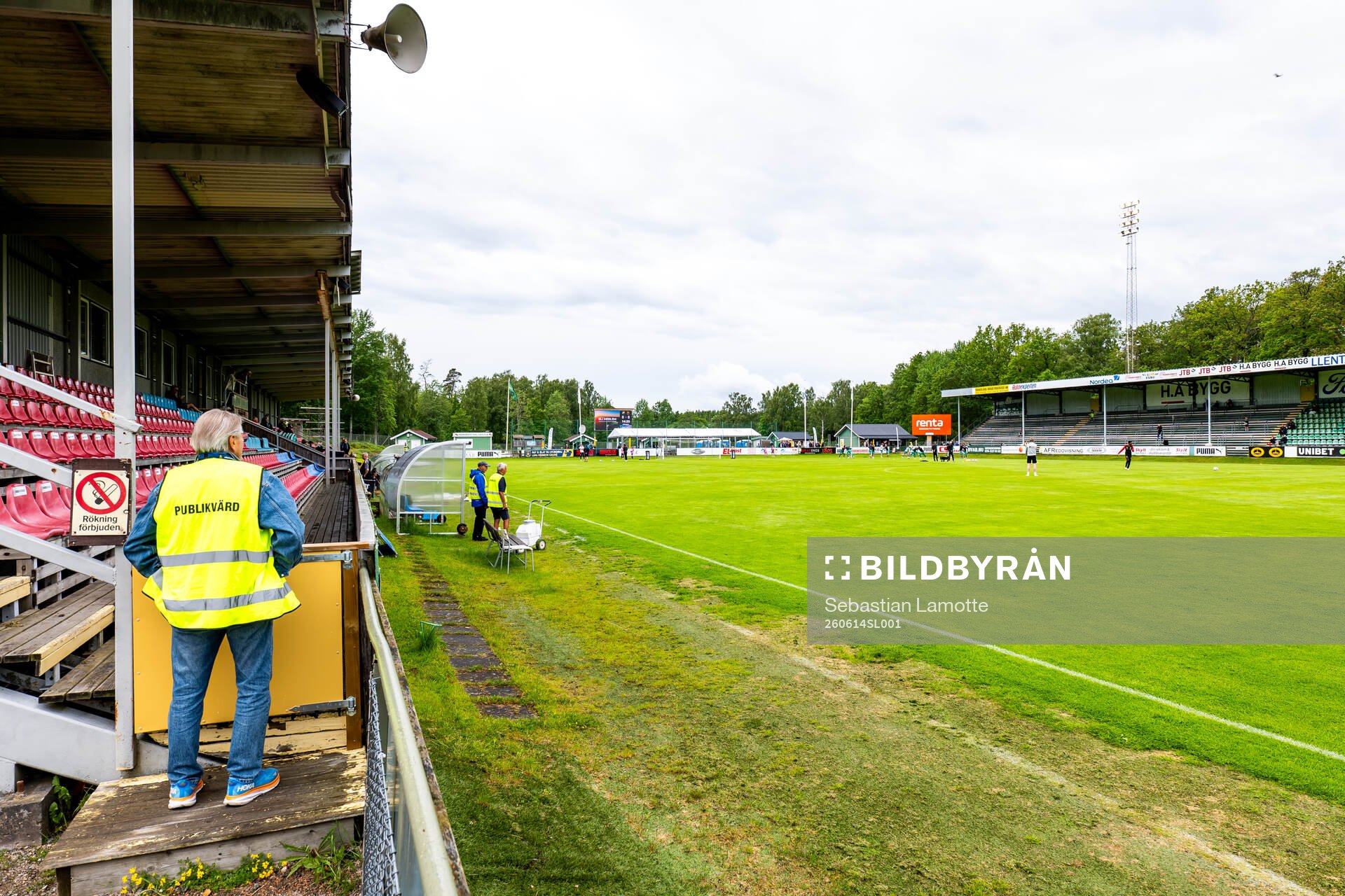 Vy över Skarsjövallen innan fotbollsmatchen i Superettan