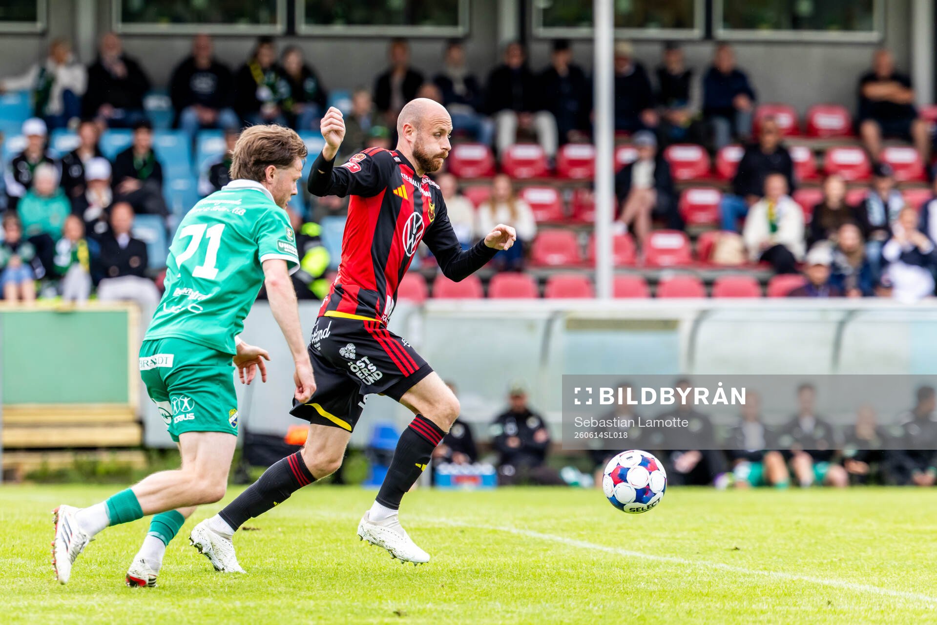 Östersunds Curtis Edwards och Ljungskiles Daniel Ljung