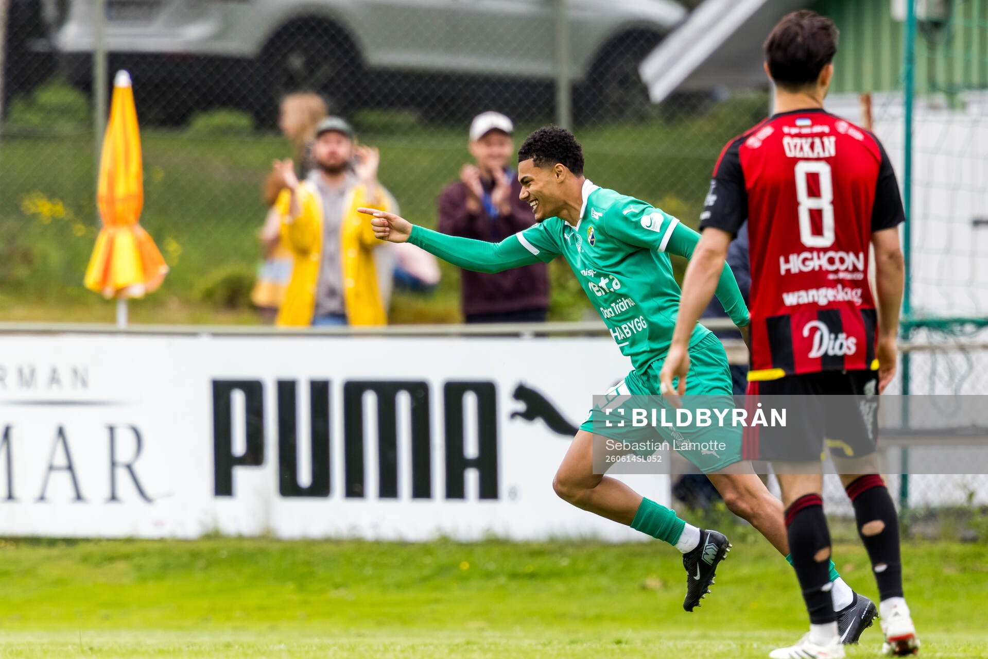 Ljungskiles Alex Rasheed jublar